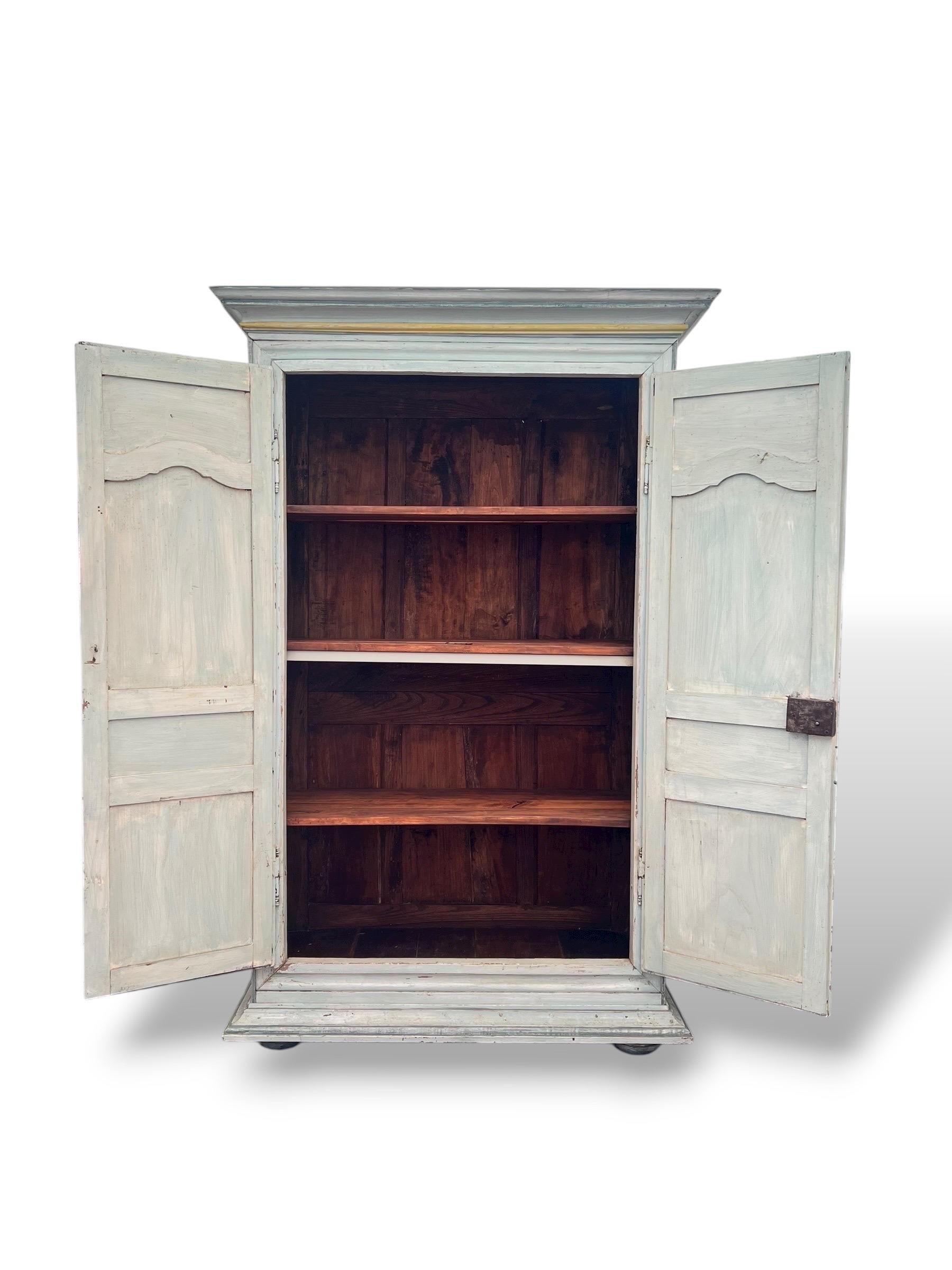 Armoire in stile Luigi XIV - 19° secolo, legno dipinto con patina invecchiata in vendita 6