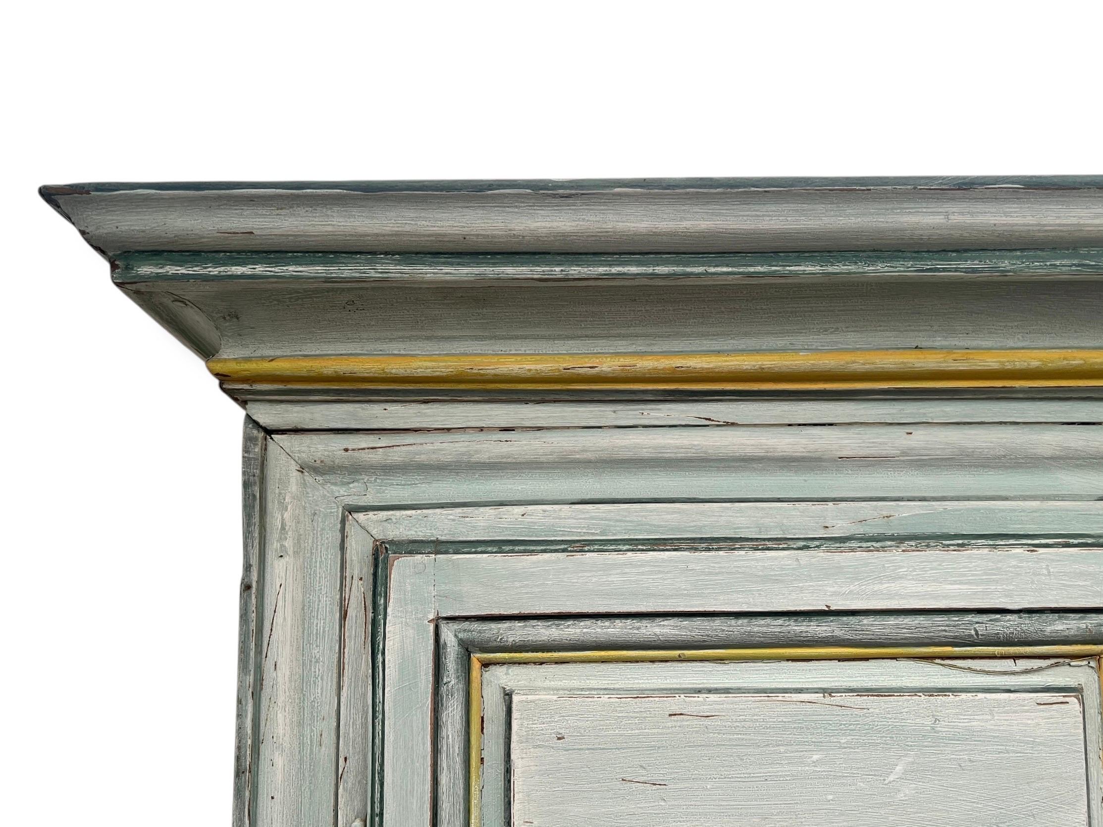 Legno Armoire in stile Luigi XIV - 19° secolo, legno dipinto con patina invecchiata in vendita