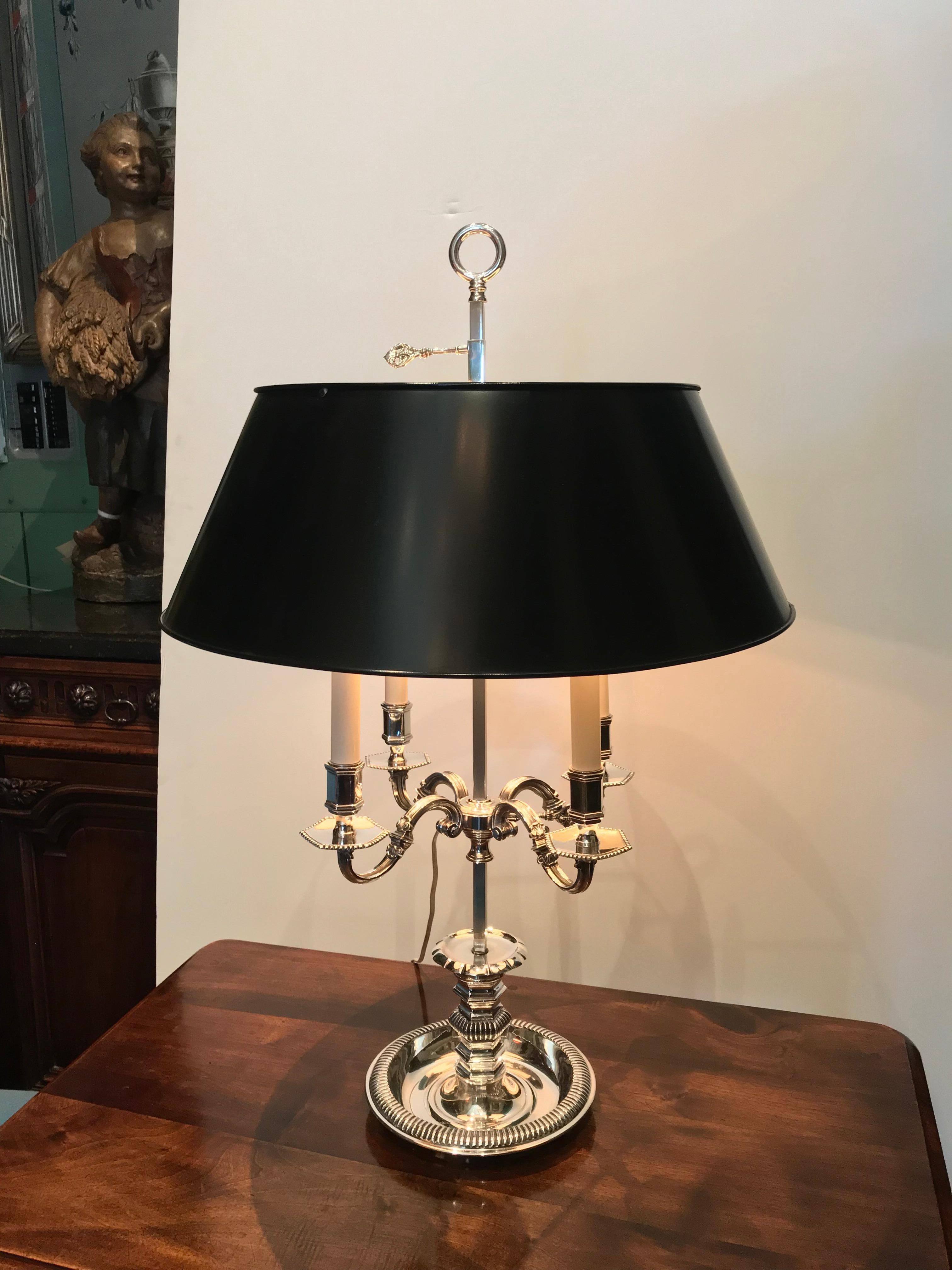 Lampada da tavolo Bouillotte in stile Luigi XIV in argento su bronzo LA CA in vendita 10
