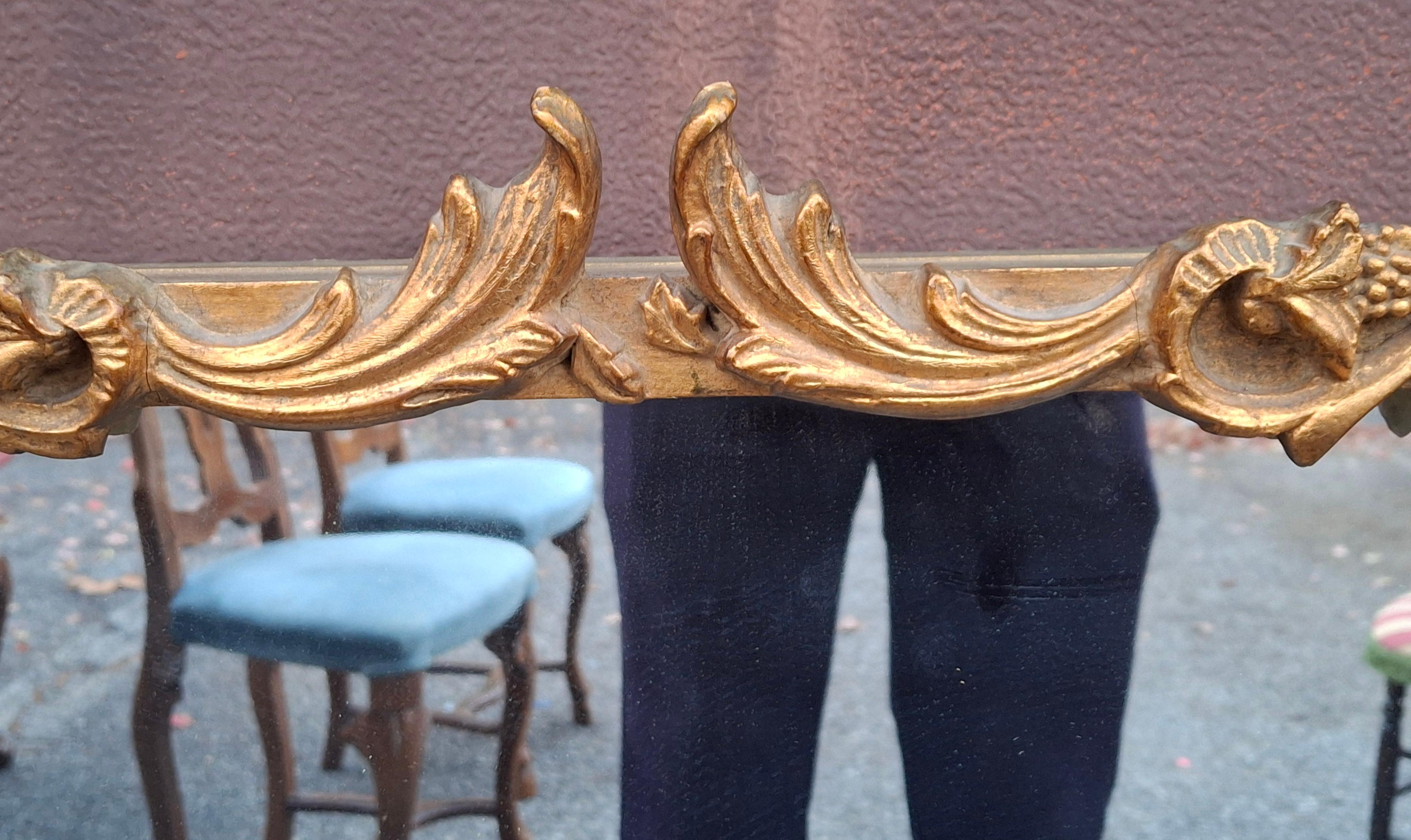 Louis XIV Style Carved Giltwood Foliate Frame Wall Mirror, Circa 1920s en vente 3