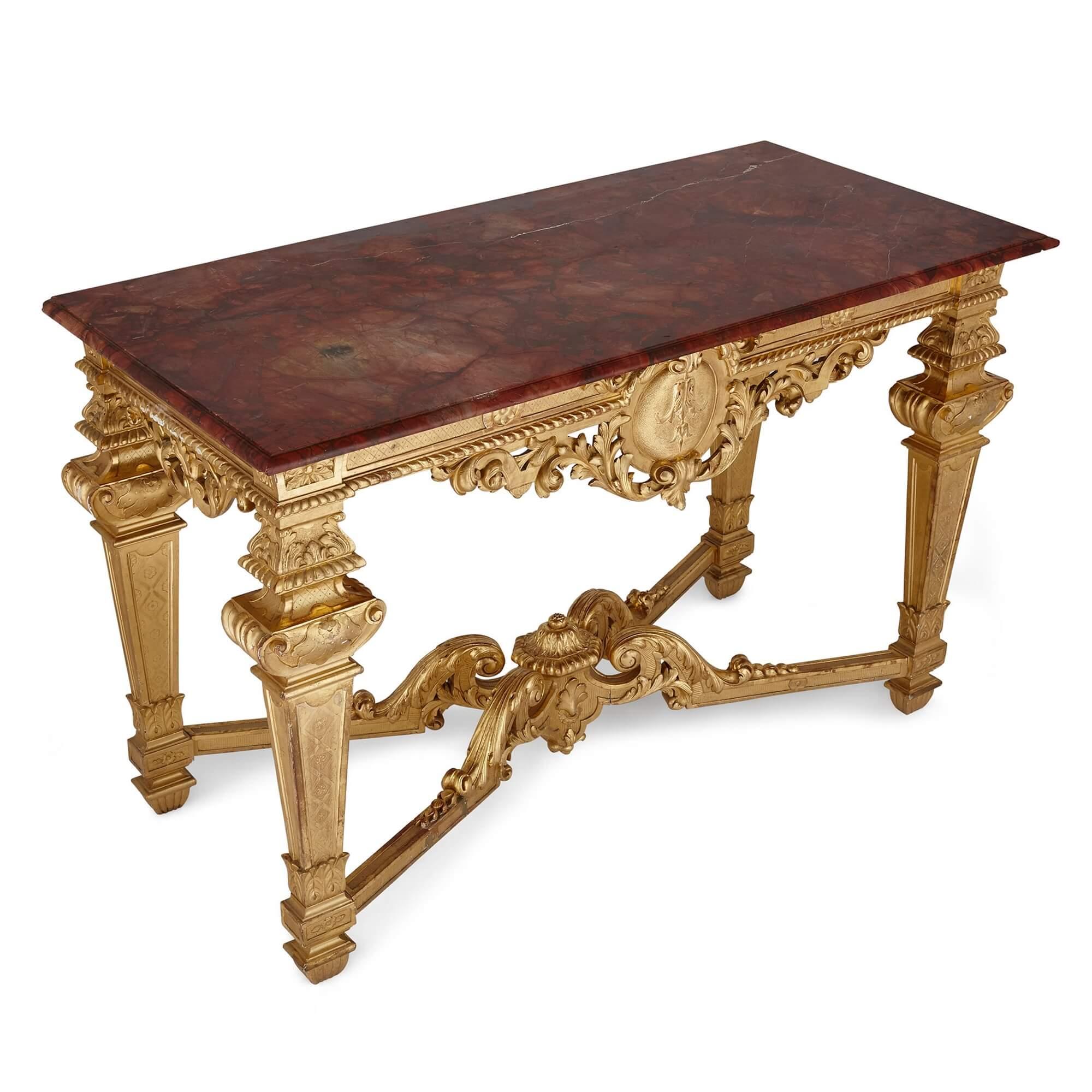 italien Table console rectangulaire en bois doré sculpté de style Louis XIV en vente