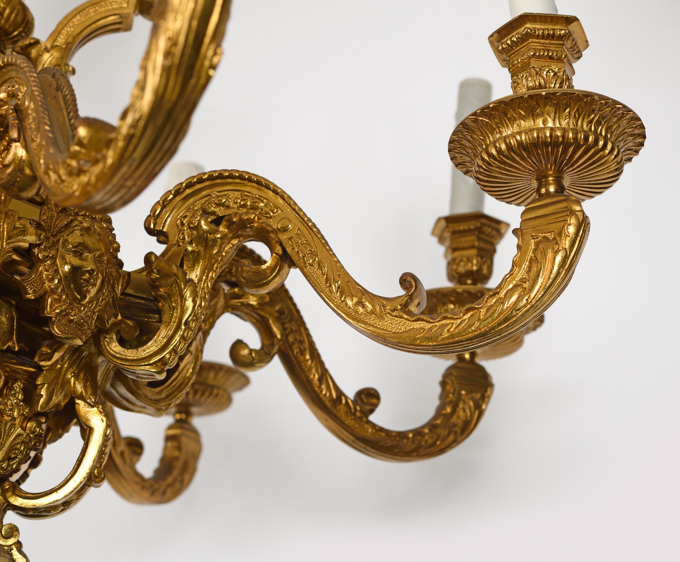 Francese Lampadario in stile Luigi XIV in bronzo ormolinato in vendita