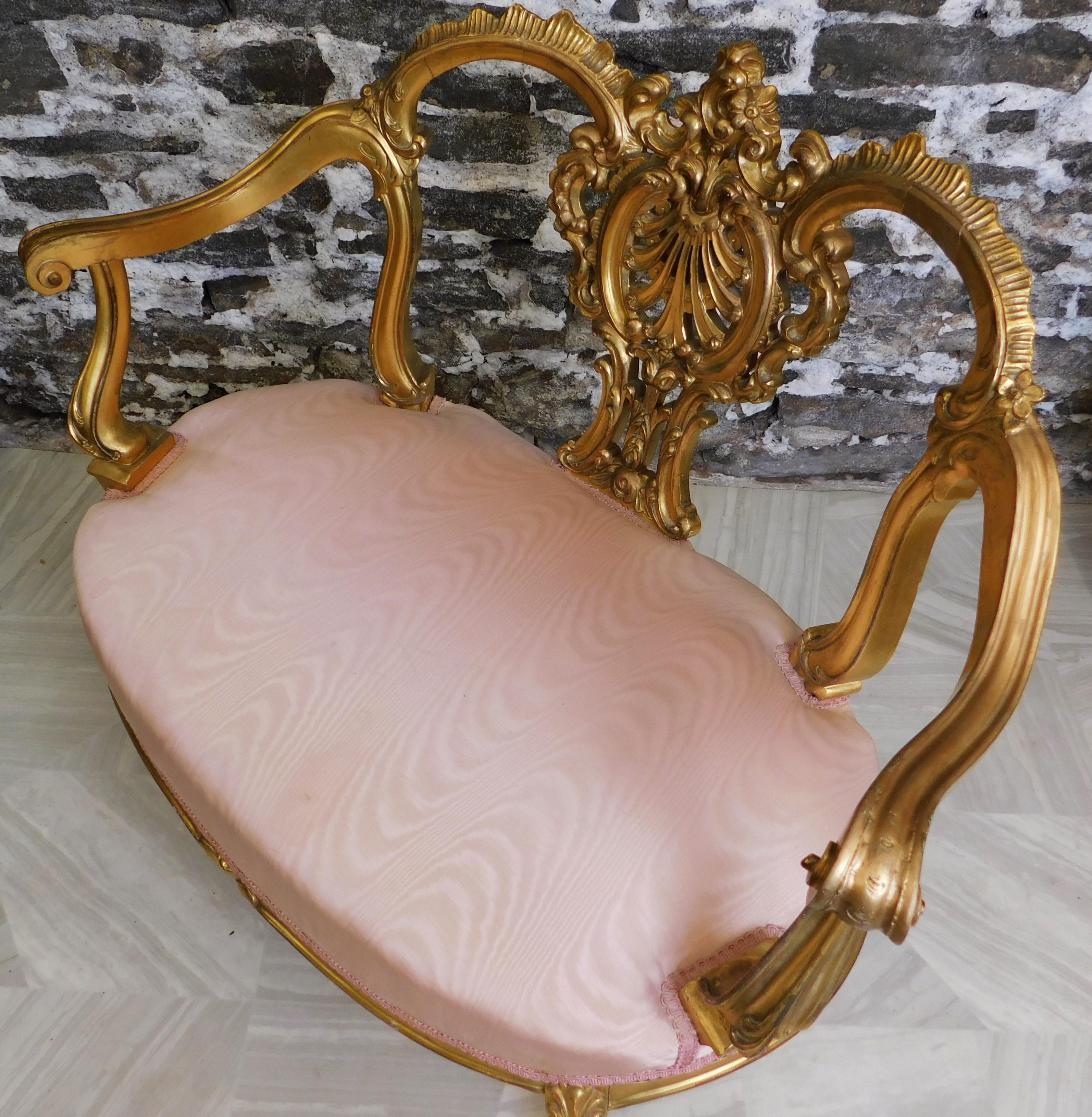 Louis XIV Style French Hand Carved Gilt Upholstered Settee In Good Condition In Hamilton, Ontario