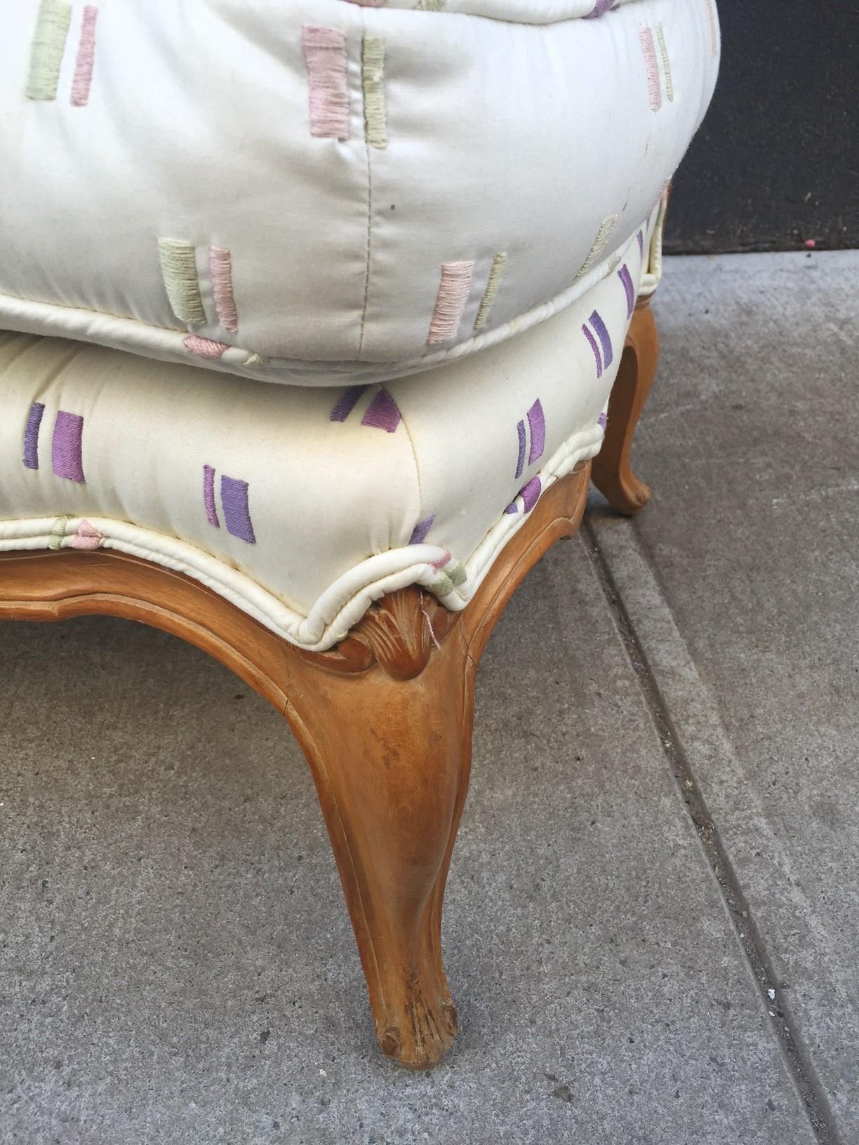 Louis XIV Style French Loveseat In Good Condition For Sale In New York, NY