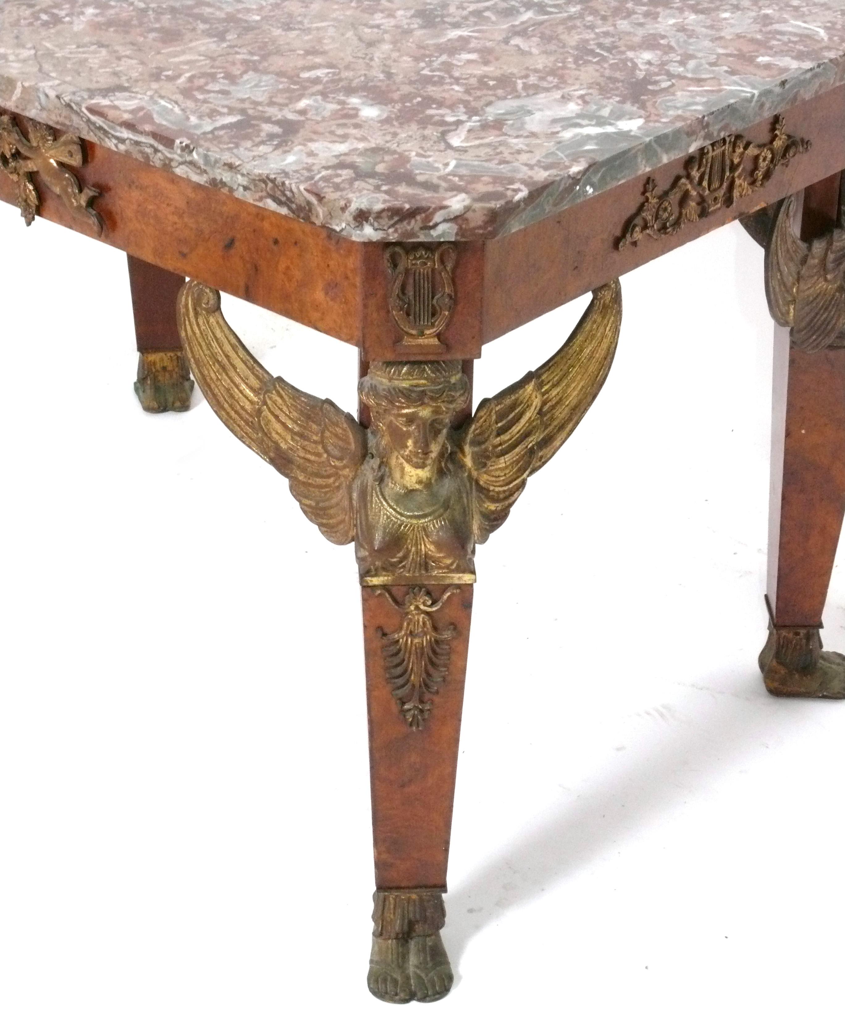 Louis XIV Stil Französisch Marmor Couchtisch Regency Neoklassische griechischen Wiedergeburt (Louis XIV.) im Angebot