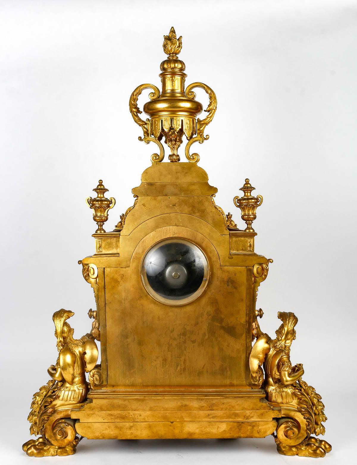Pendule Cartel en bronze doré et ciselé de style Louis XIV, XIXe siècle. 4