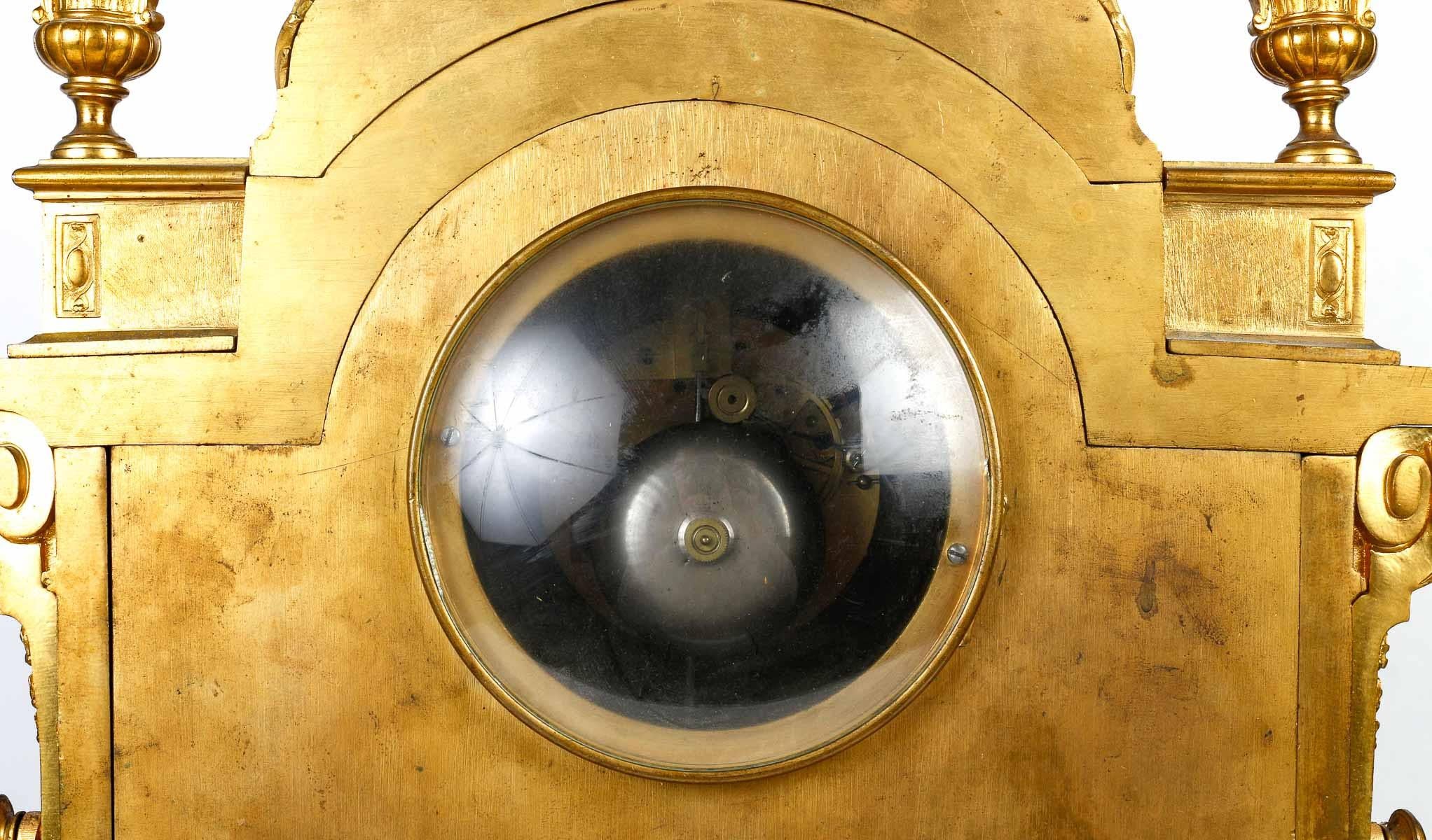 Pendule Cartel en bronze doré et ciselé de style Louis XIV, XIXe siècle. 5