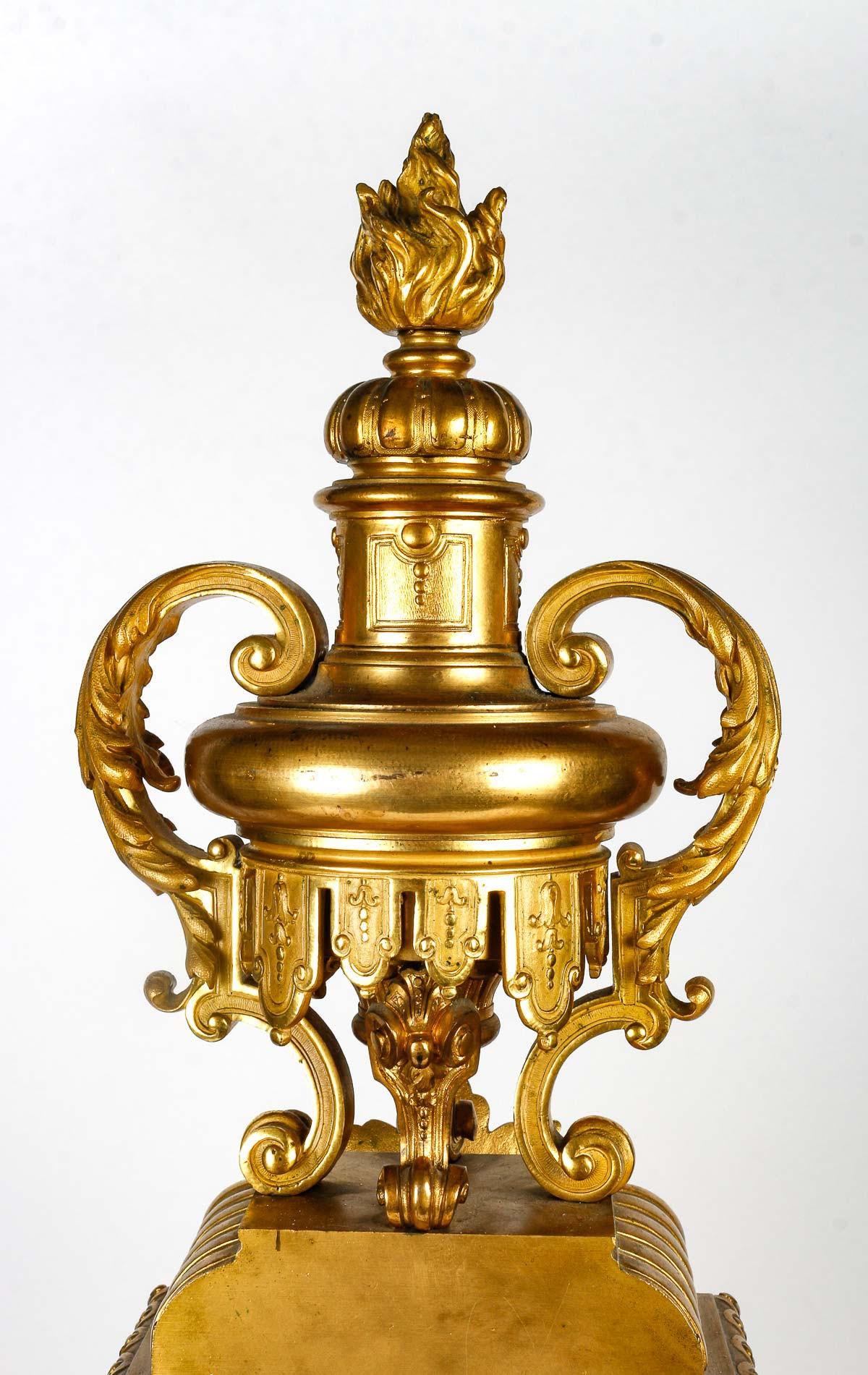 Pendule Cartel en bronze doré et ciselé de style Louis XIV, XIXe siècle. 6