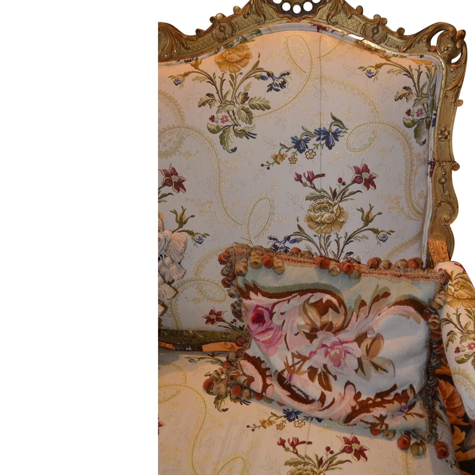 Louis XIV Style Giltwood Settee In Good Condition In Vancouver, British Columbia