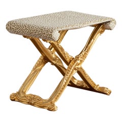 Tabouret pliant en bois doré de style Louis XIV fabriqué par La Maison London