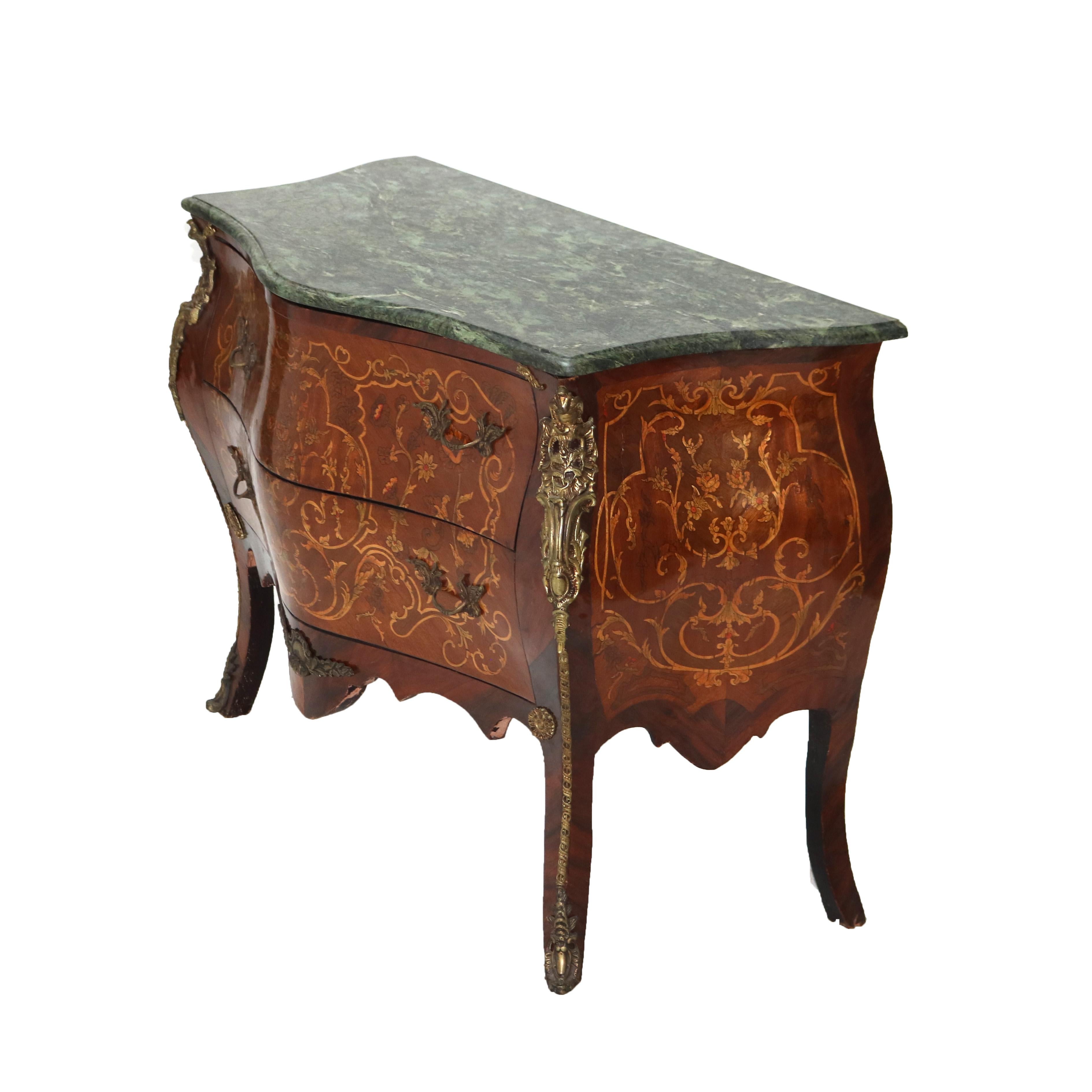 Commodo a bombe intarsiate in legno di re, ormù, marmo e legno satinato in stile Luigi XIV, XX sec. In condizioni buone in vendita a Big Flats, NY