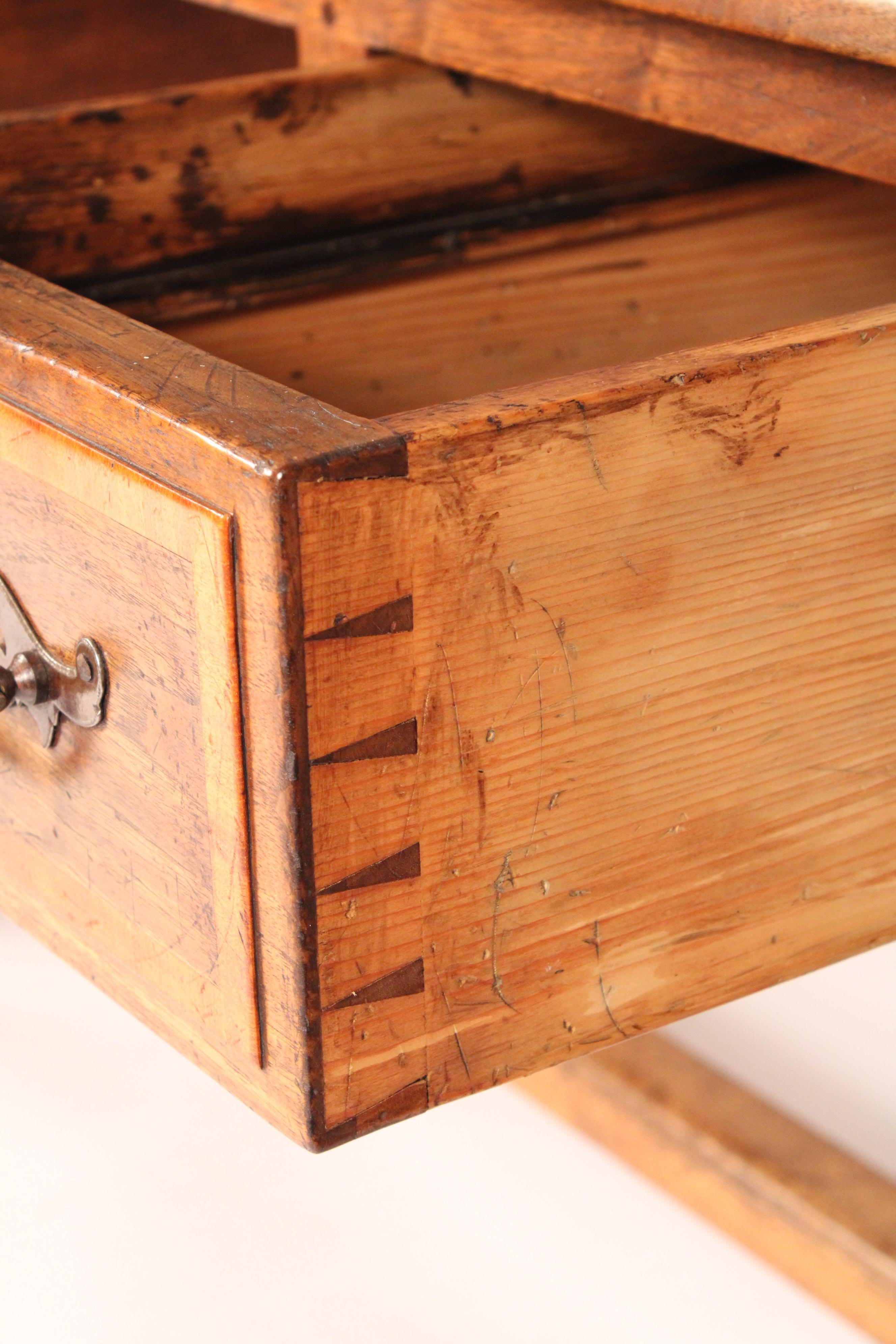 Scrivania in legno misto in stile Luigi XIV in vendita 6