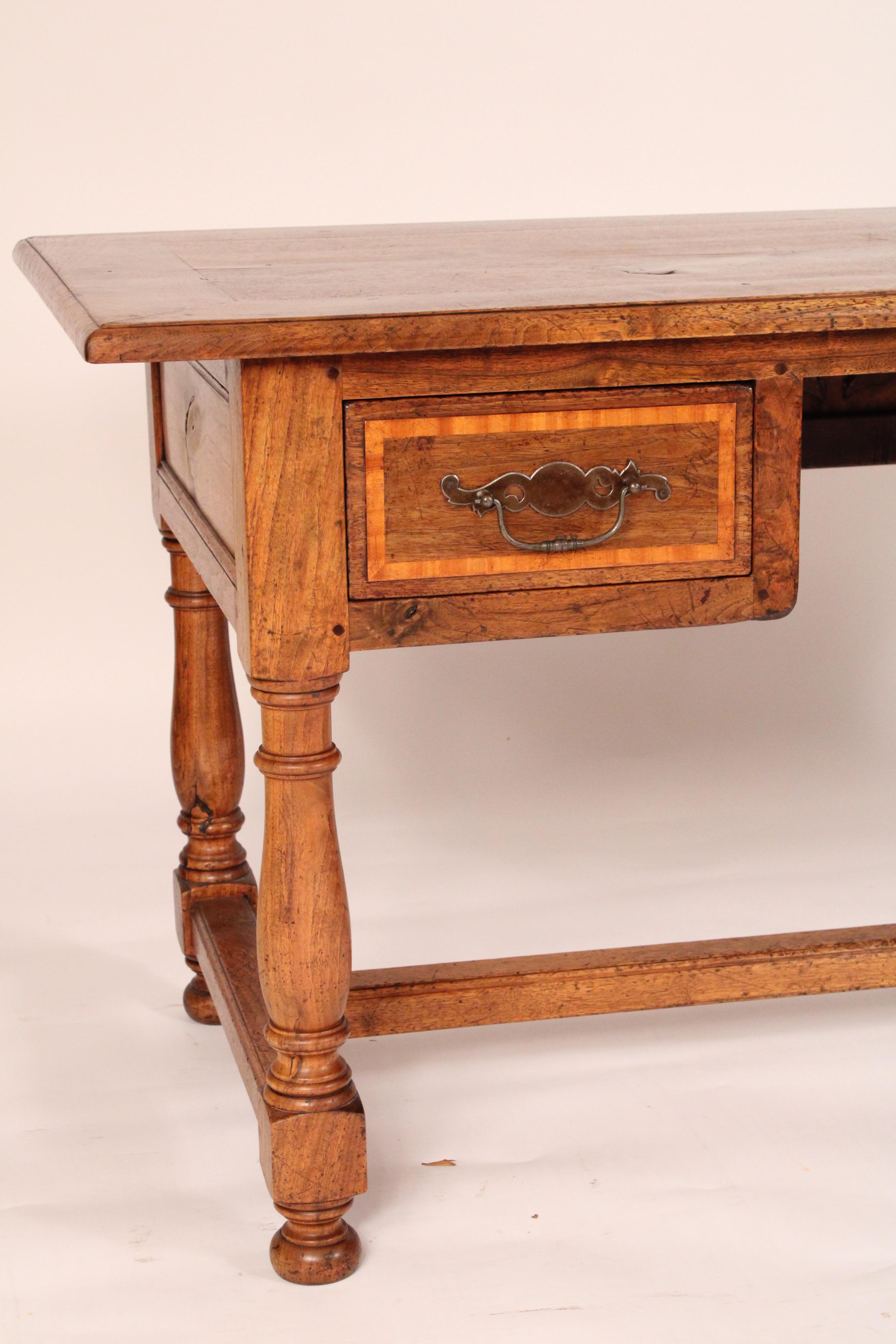 Scrivania in legno misto in stile Luigi XIV in vendita 2