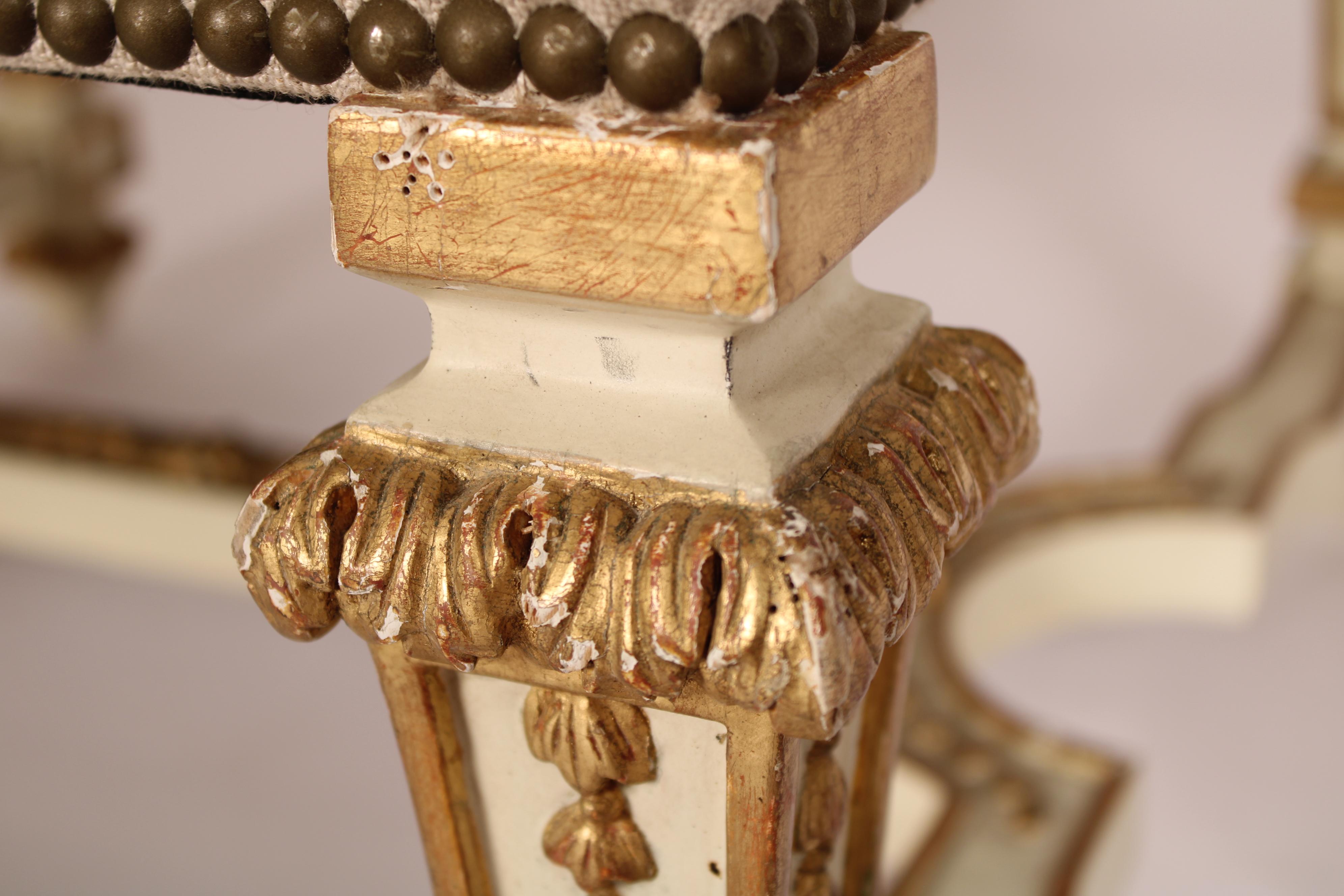Banc peint et partiellement doré de style Louis XIV en vente 5