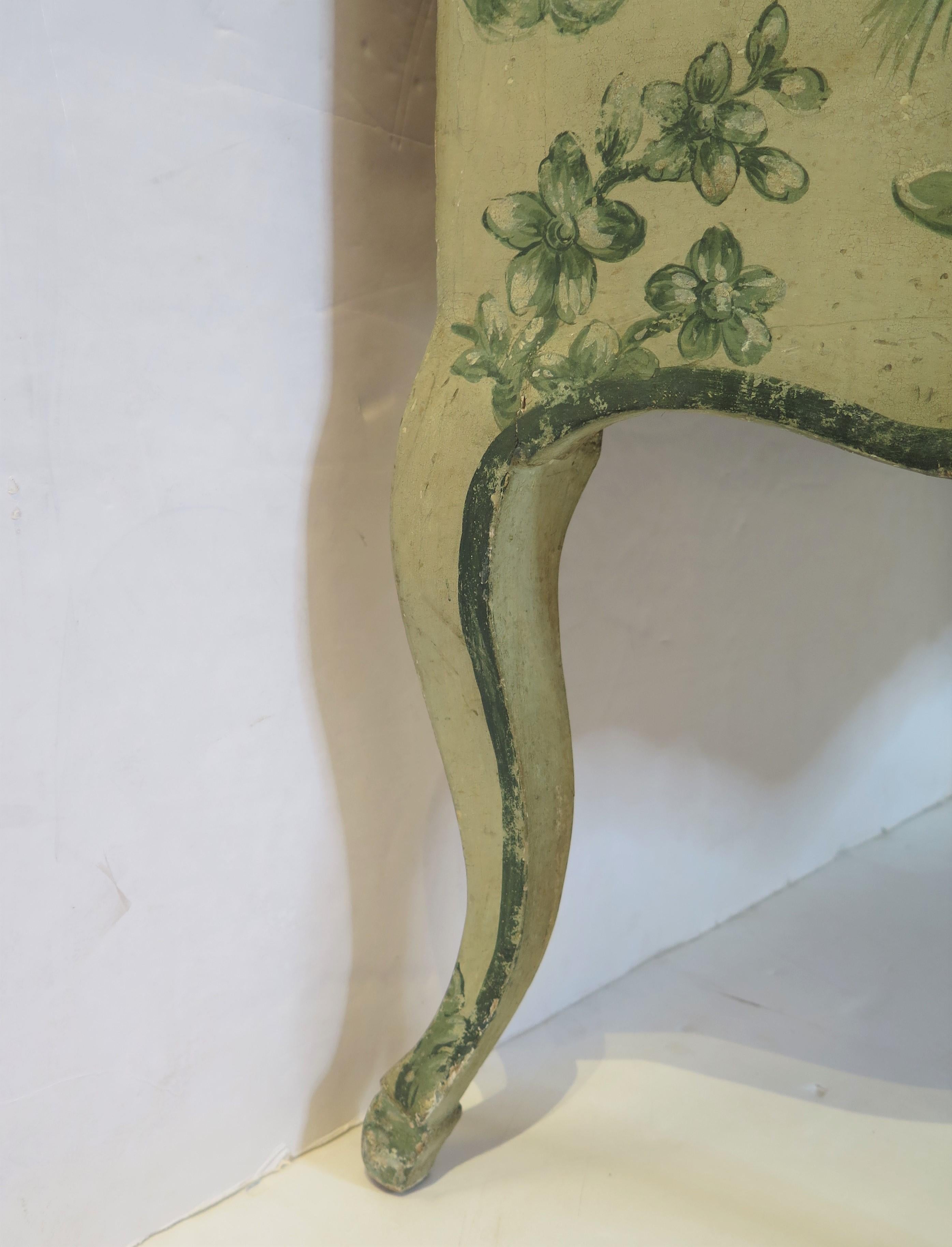Gemalte venezianische Kommode im Stil Ludwigs XIV. im Angebot 3