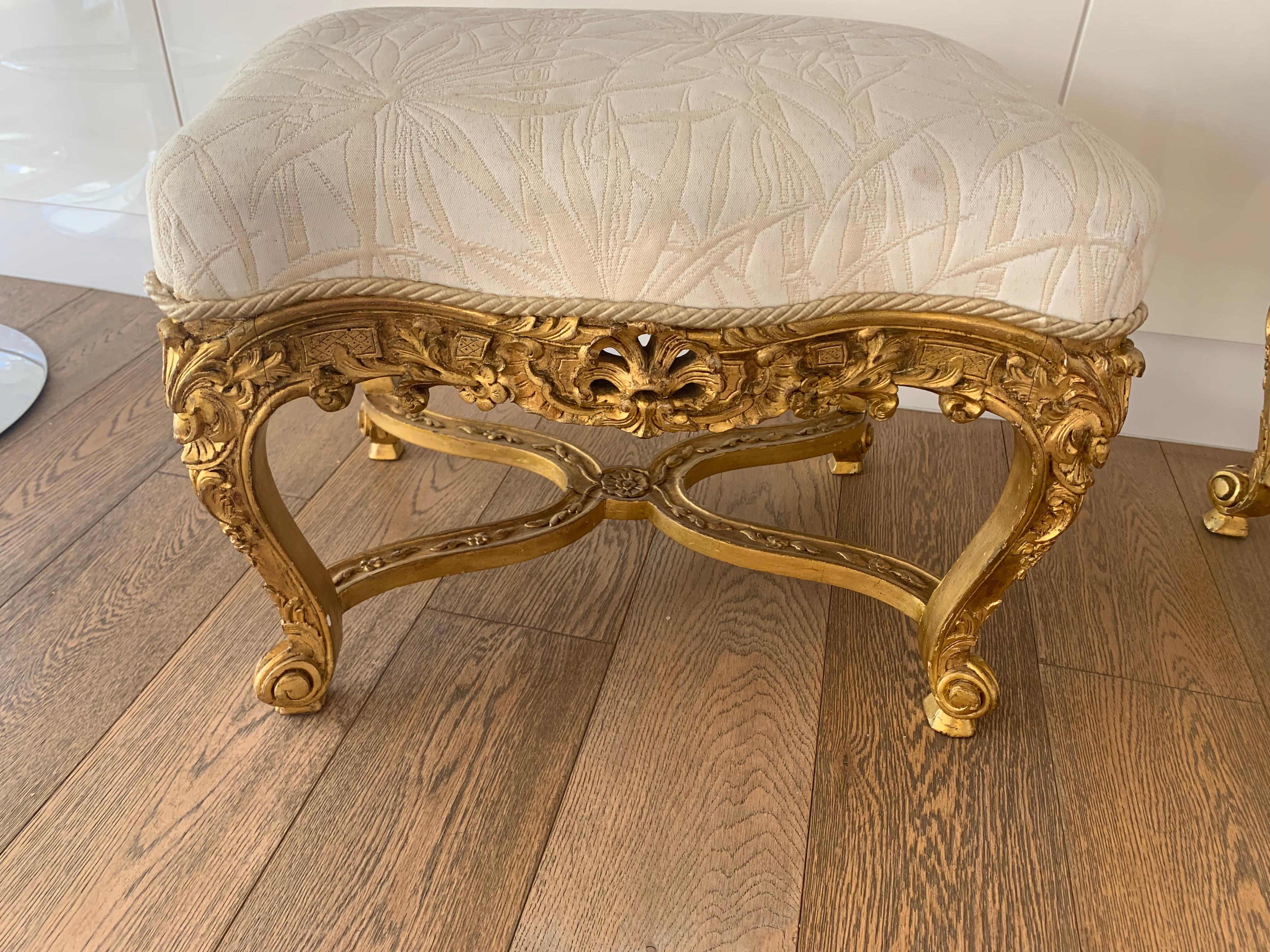 20th Century Louis XIV Style Pair of Stools in Giltwood For Sale