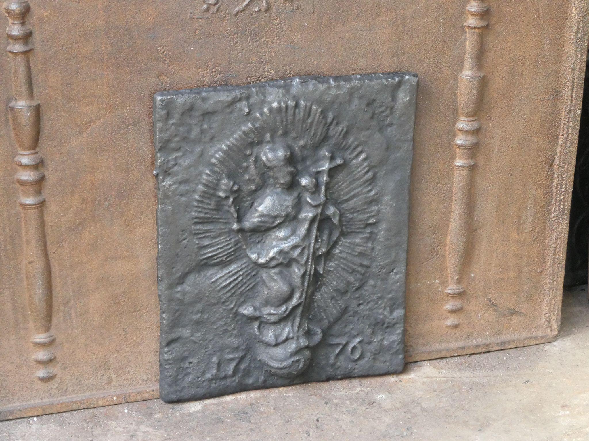 Plaque de cheminée / dosseret 'thème religieux' de style Louis XIV Bon état - En vente à Soest, NL