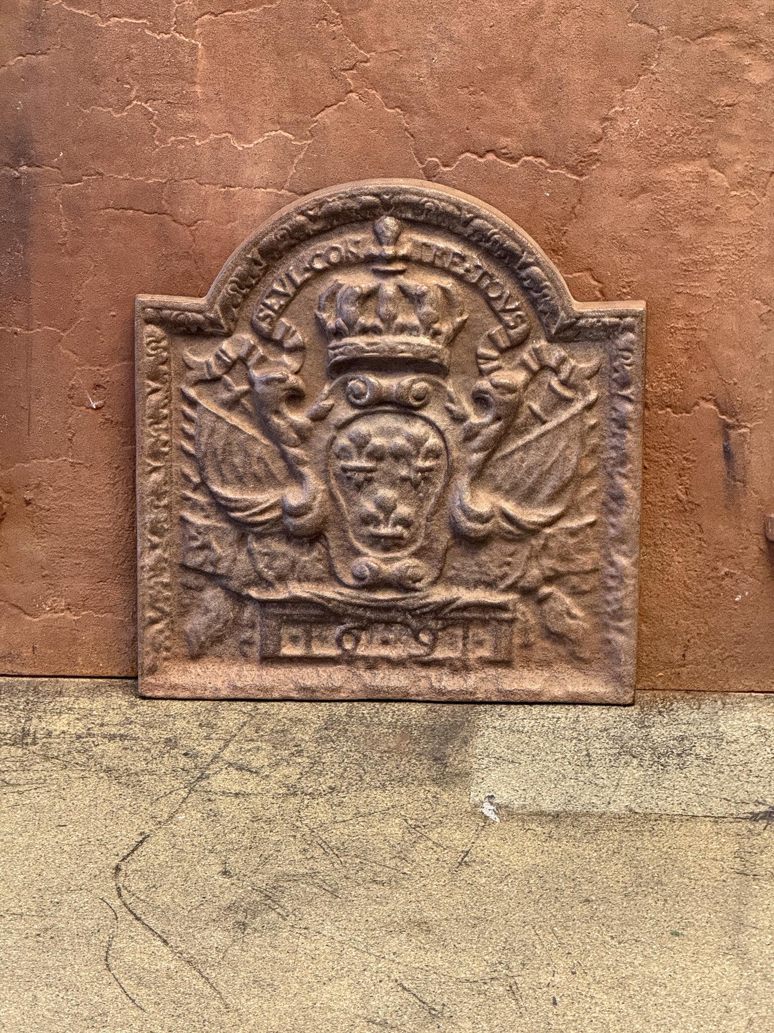 Cast Louis XIV Style 'Seul Contre Tous' Fireback / Backsplash, 20th Century For Sale