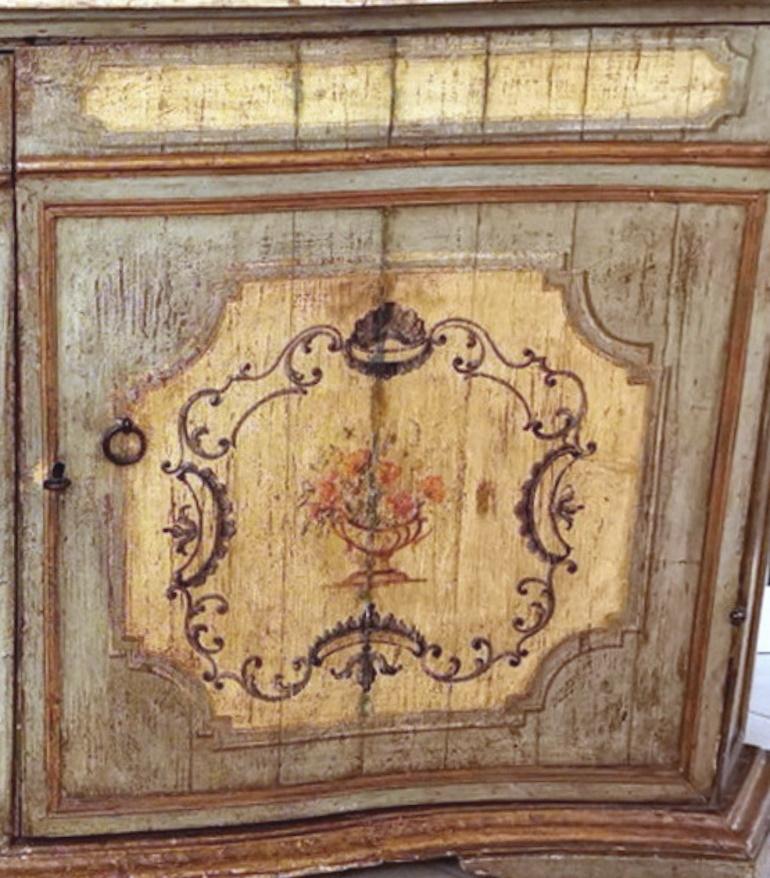 Enfilade laqué italien de style Louis XIV en vente 1