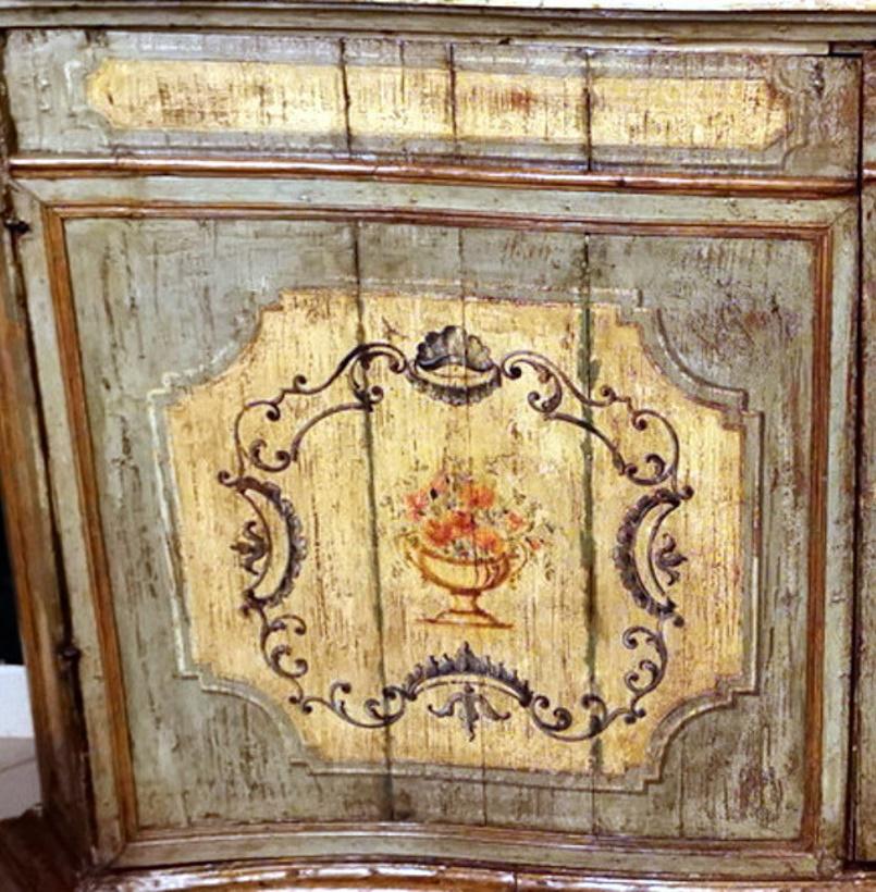 Louis XIV Style Italian Venetian Lacquered Sideboard For Sale 2
