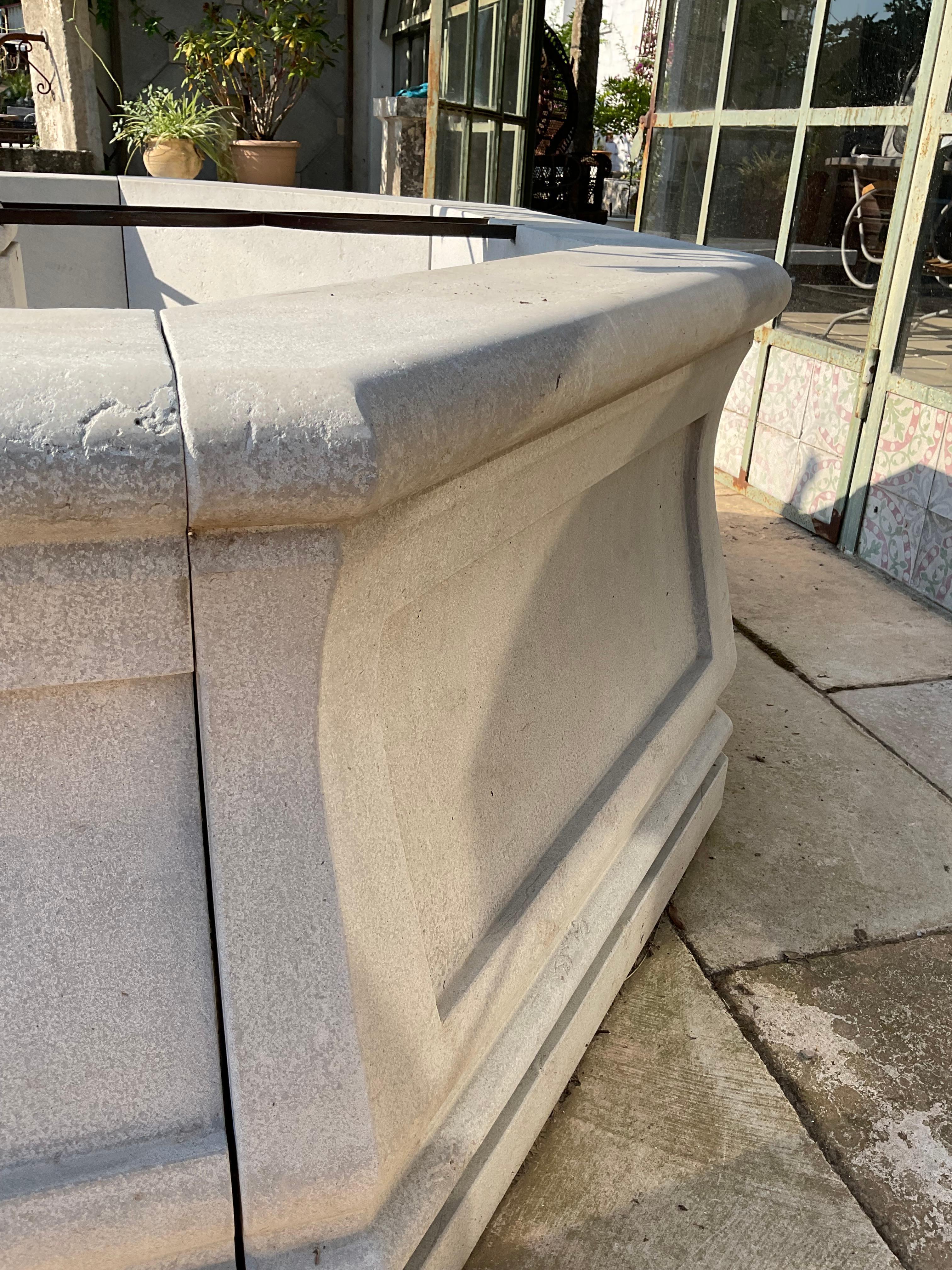 Fontaine de village Louis XIV - réédition en vente 6