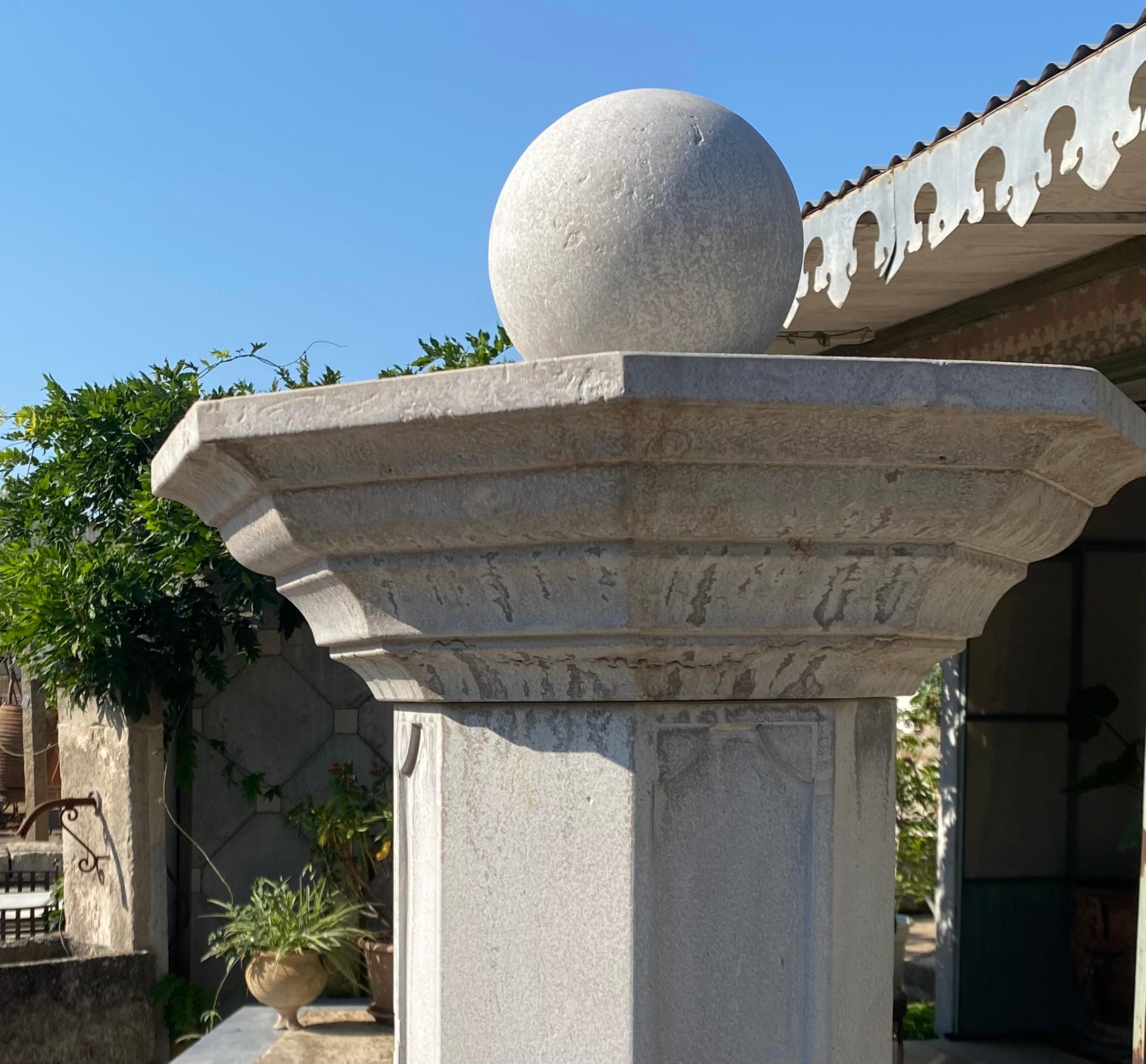 Fontaine de village Louis XIV - réédition en vente 13