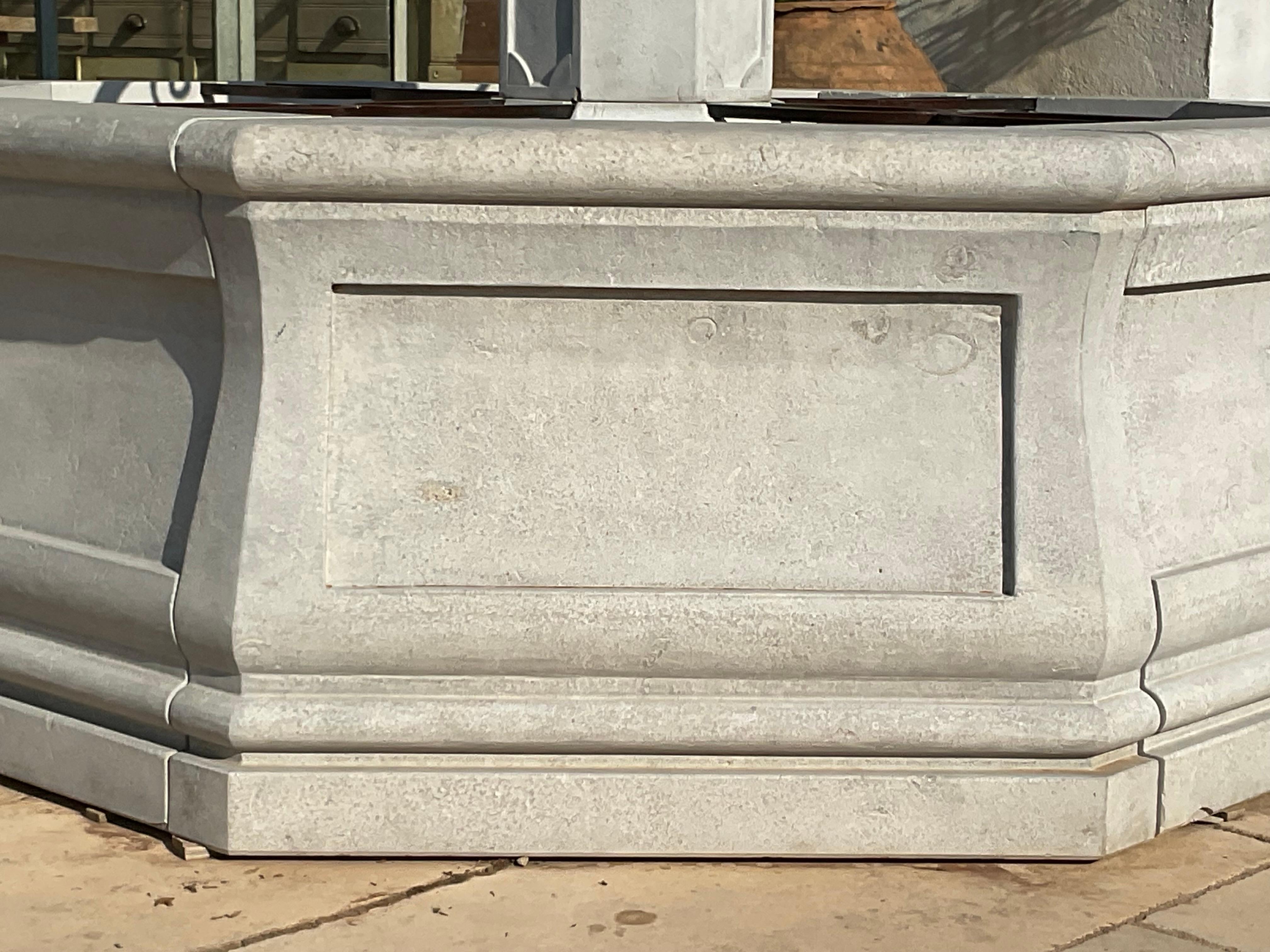 Fontaine de village Louis XIV - réédition en vente 2