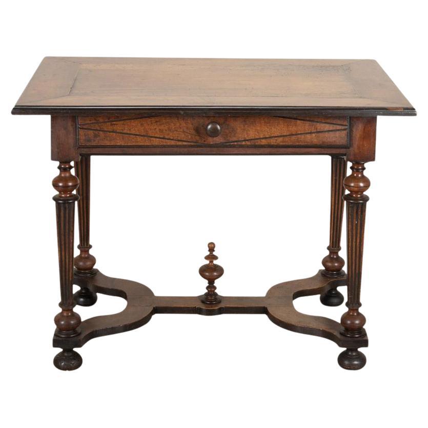 Louis XIV Nussbaum Beistelltisch