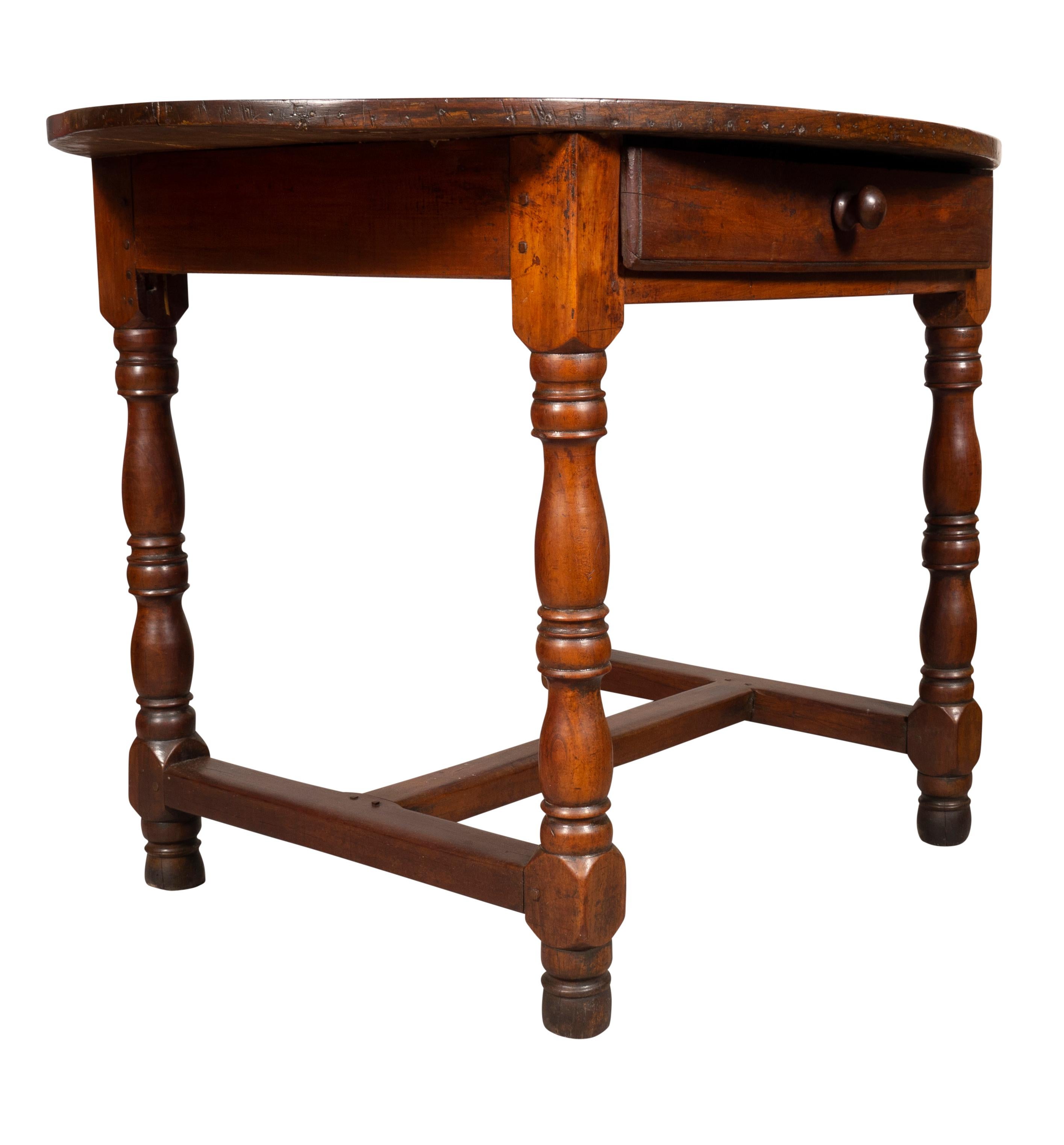 Louis XIV Walnut Table In Good Condition For Sale In Essex, MA
