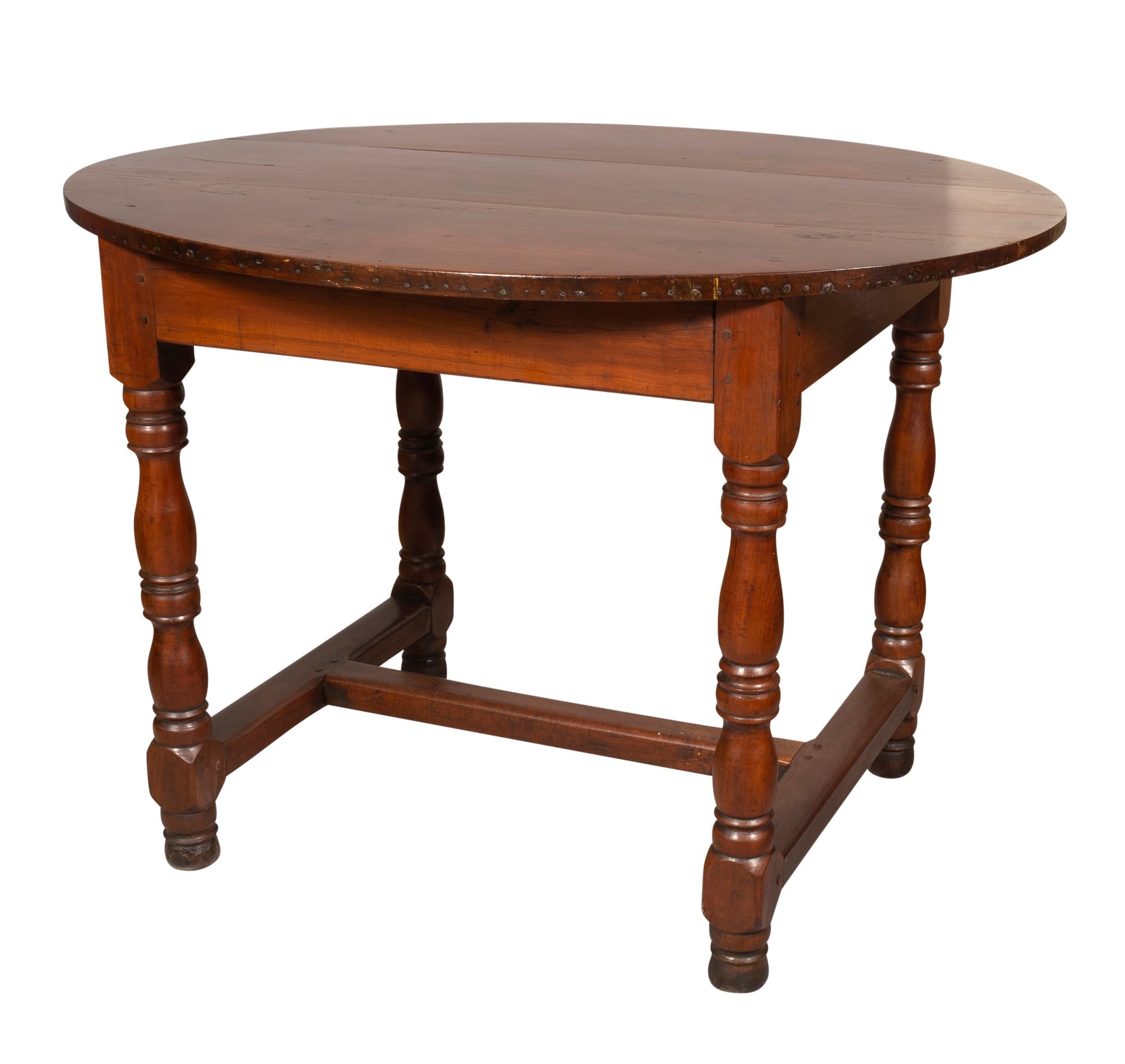 Louis XIV. Tisch aus Nussbaumholz im Angebot 1