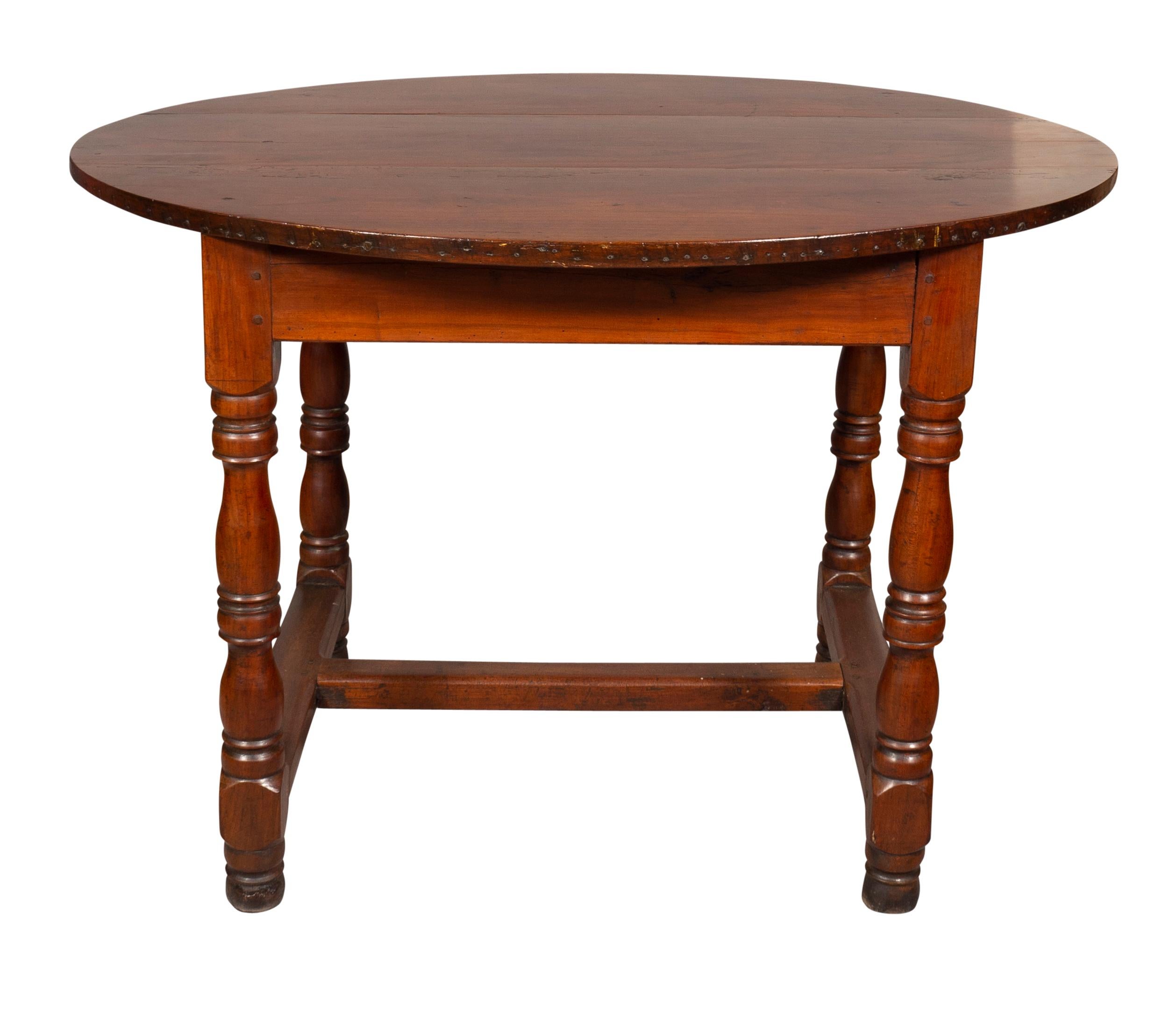Louis XIV. Tisch aus Nussbaumholz im Angebot 2