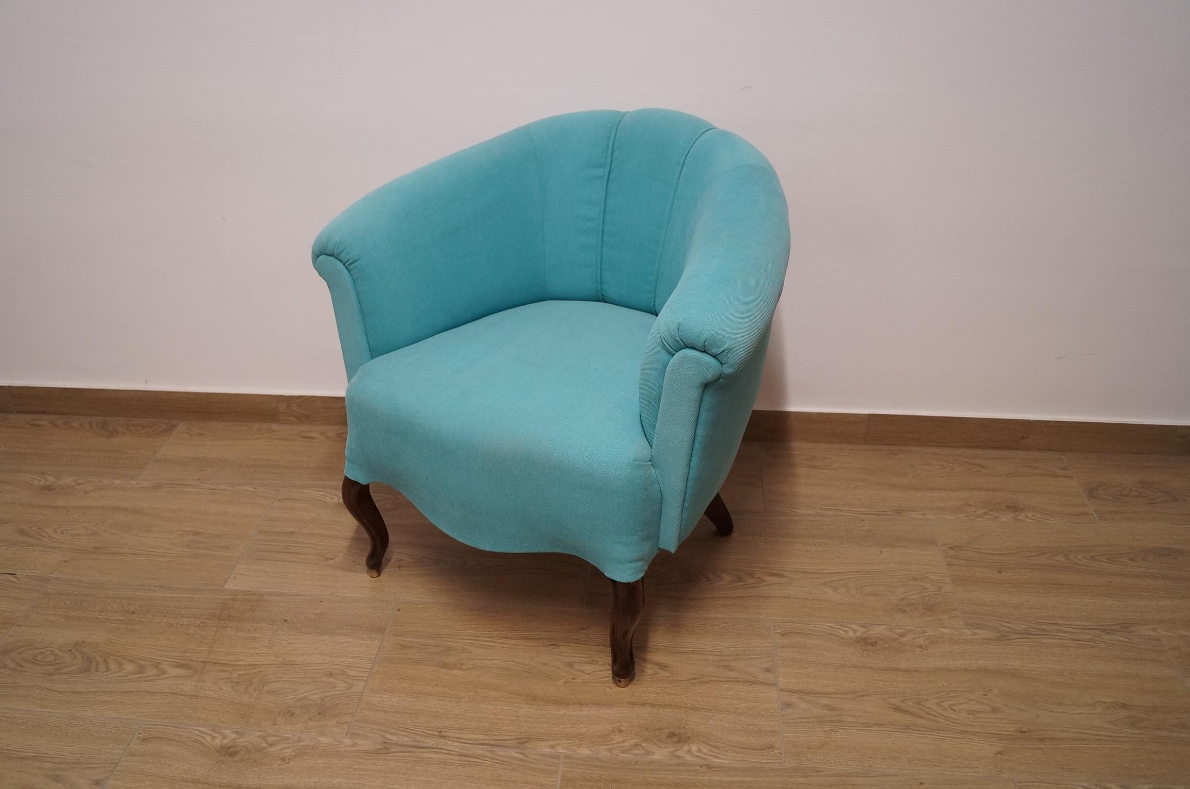 Louis xix chair 
Every piece of furniture that leaves our workshop from the beginning to the end is subjected to manual renovation, so as to restore its original condition from many years ago (It has been cleaned to bare veneer, disinfected and