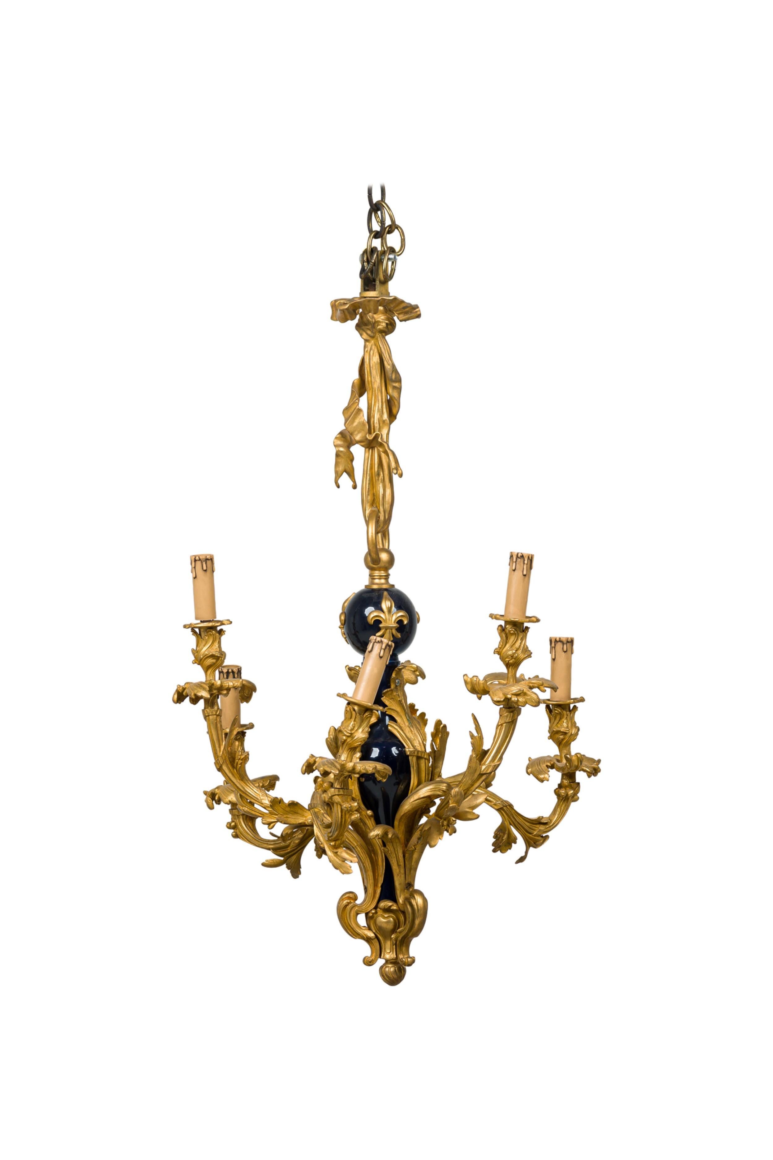 Louis XV 19th Century Bronze Dore and Cobalt Porcelain Eight-Arm Chandelier In Good Condition For Sale In New York, NY