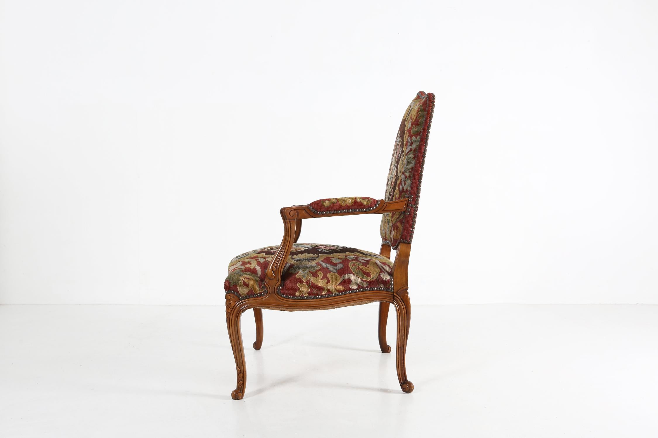 Louis XV.-Sessel (Französisch) im Angebot