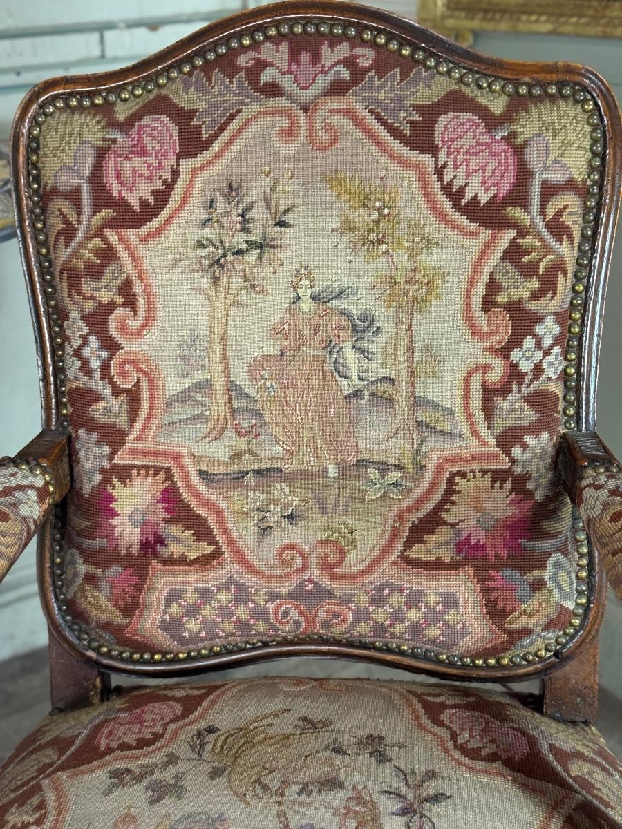 Louis XV armchair in carved walnut, petit point tapestry, 18th century For Sale 3