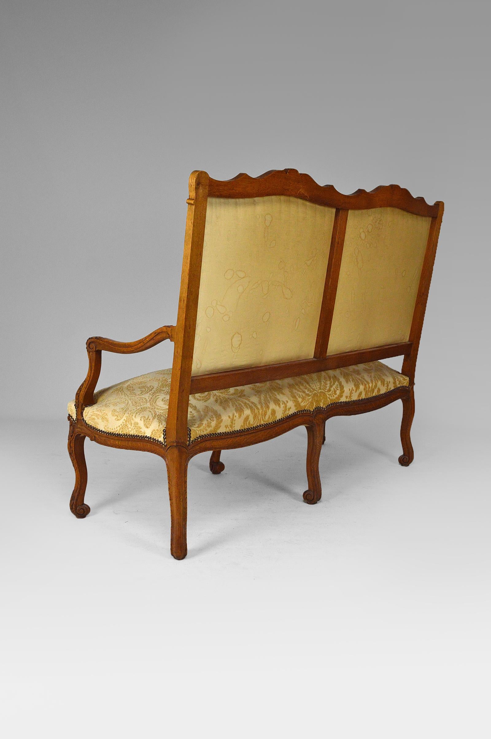 Late 19th Century Louis XV Bench in Carved Oak, France, circa 1880 For Sale