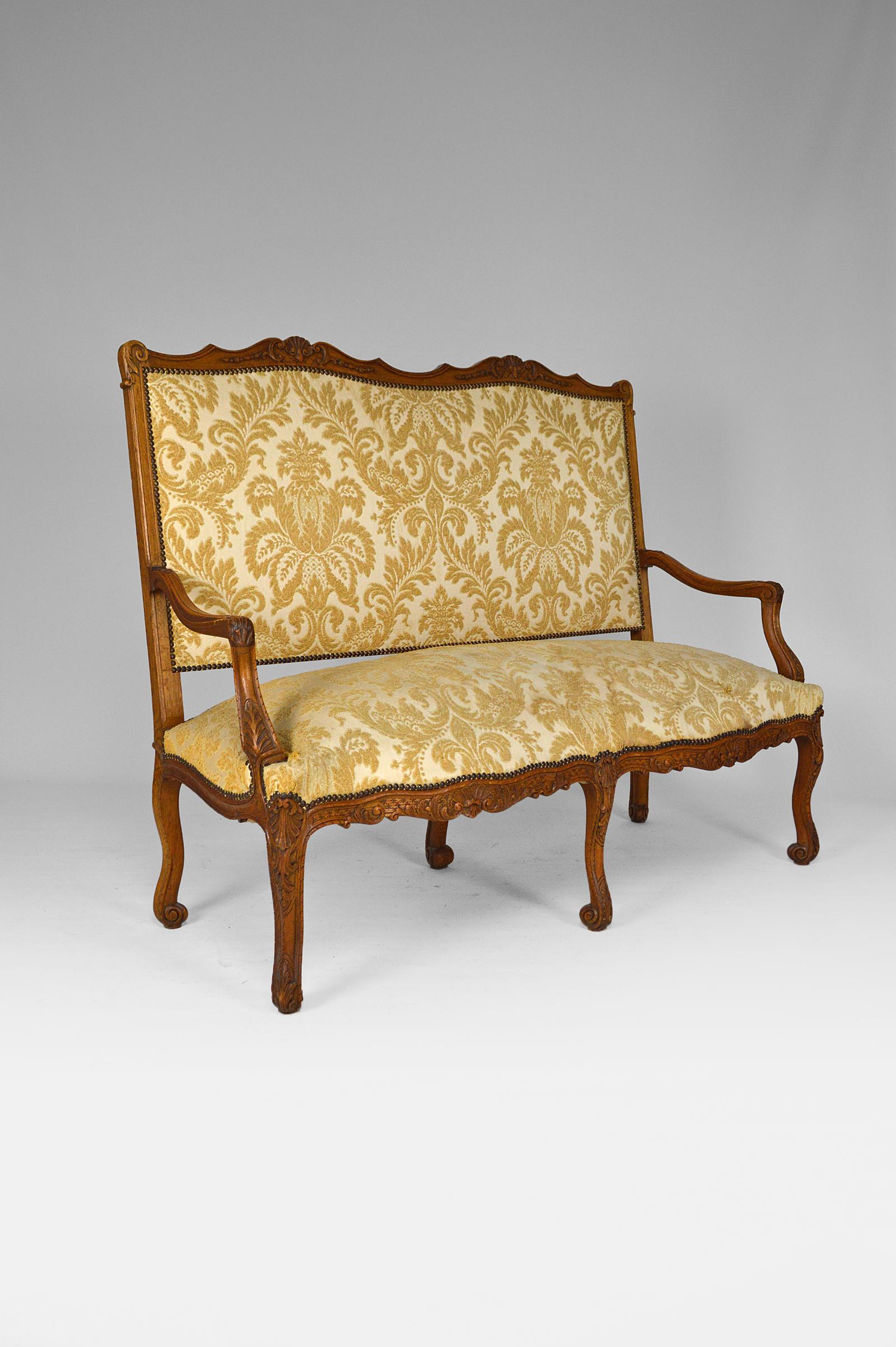 Louis XV Bench in Carved Oak, France, circa 1880 For Sale 2