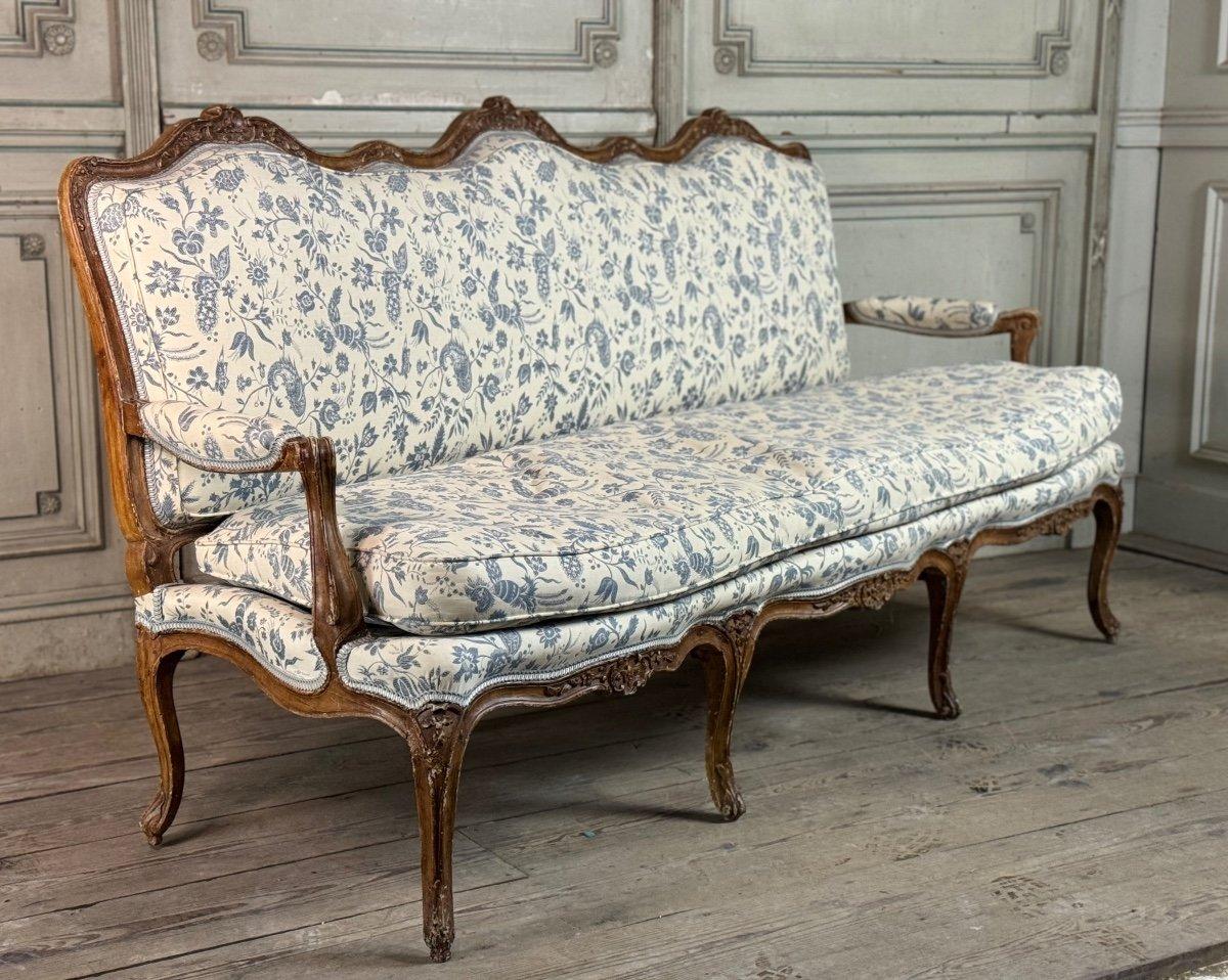 Banc Louis XV en bois sculpté patiné chêne 18ème siècle, très bon état général