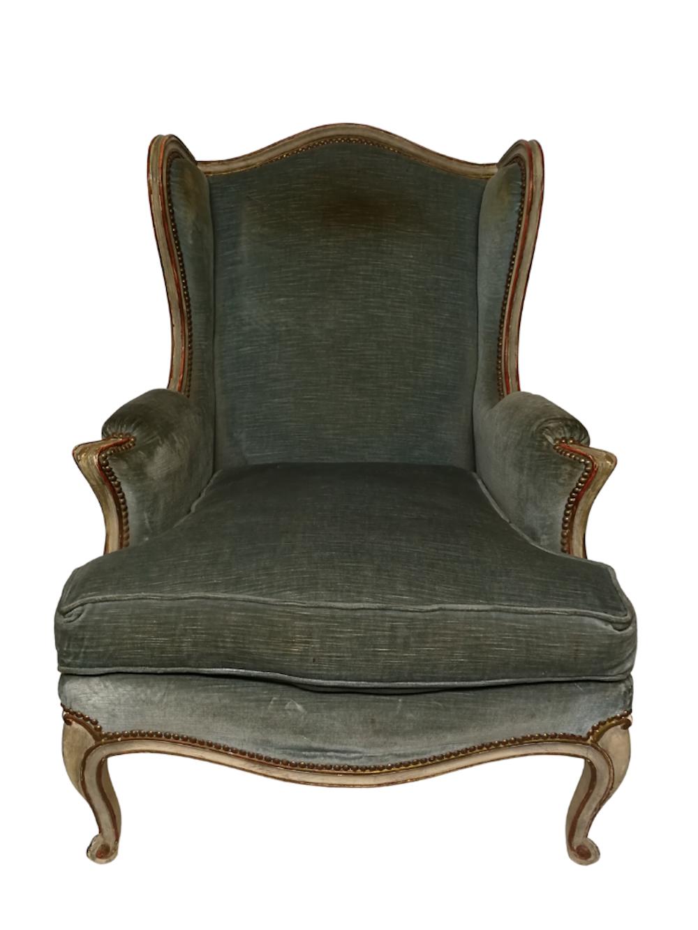 Beau et confortable fauteuil Louis XV 