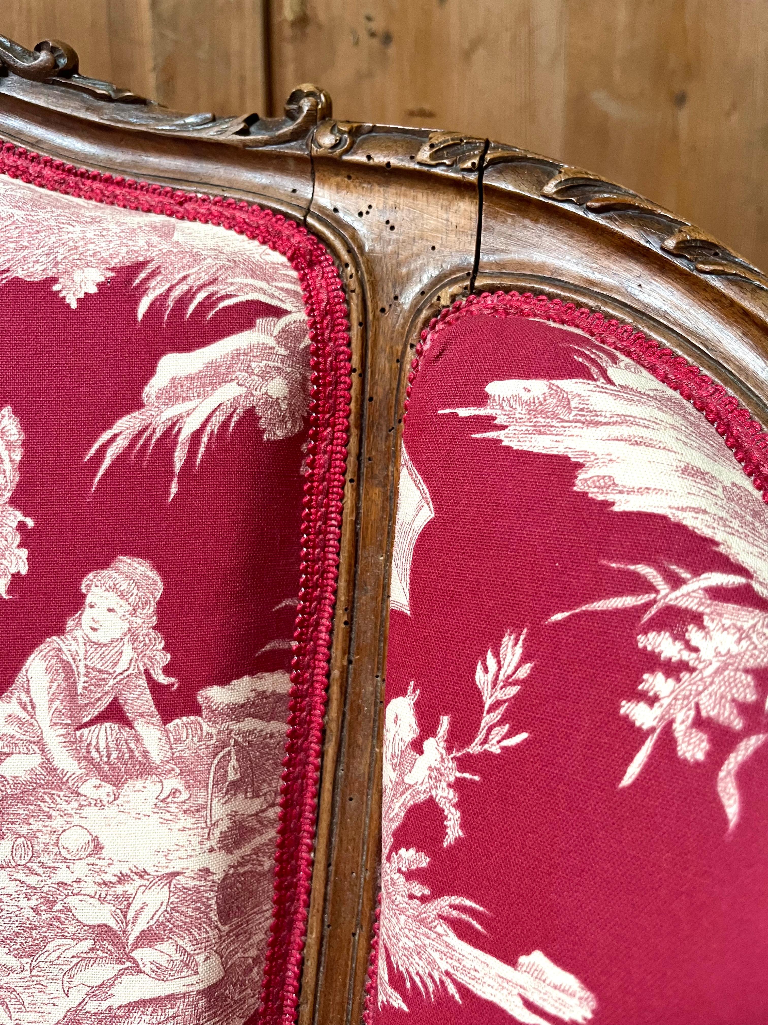 Louis XV Bergère Armchair toile de jouy & carved wood - Napoleon III - 19th In Good Condition For Sale In Beuzevillette, FR