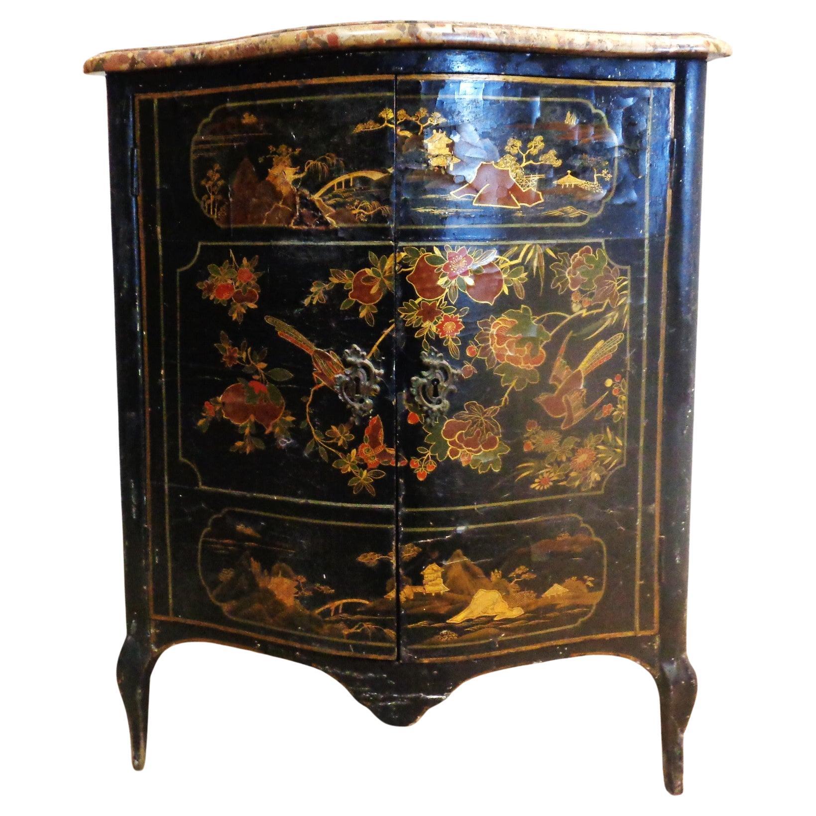 18th Century Louis XV Lacquered Chinoiserie Decorated Corner Cabinet 6