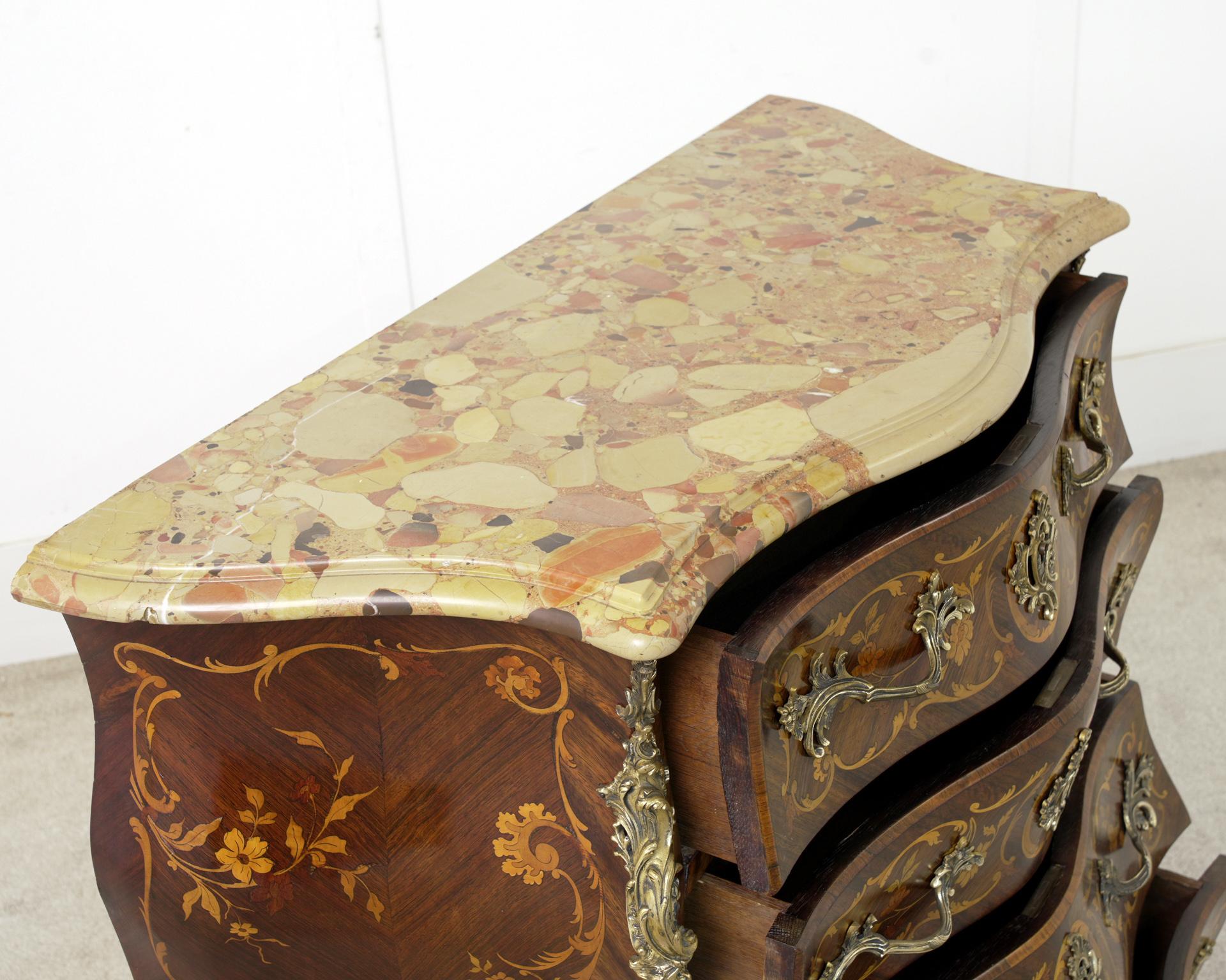 Cómoda Luis XV Bombe Cajones Incrustación 1880 en venta 1