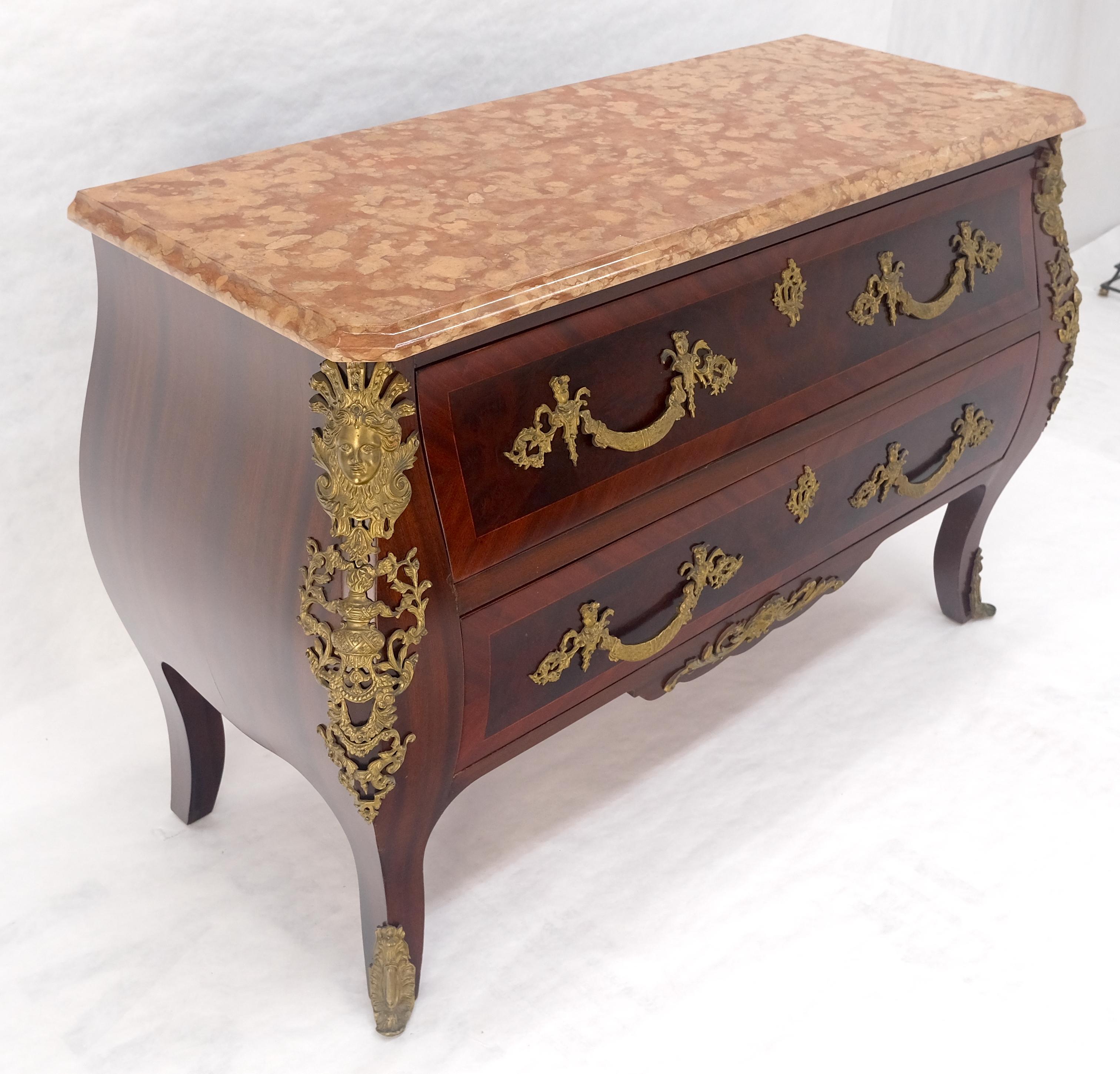 Comò Luigi XV in stile Bombe, con montatura in bronzo e piano in marmo rosso di mogano in vendita 8