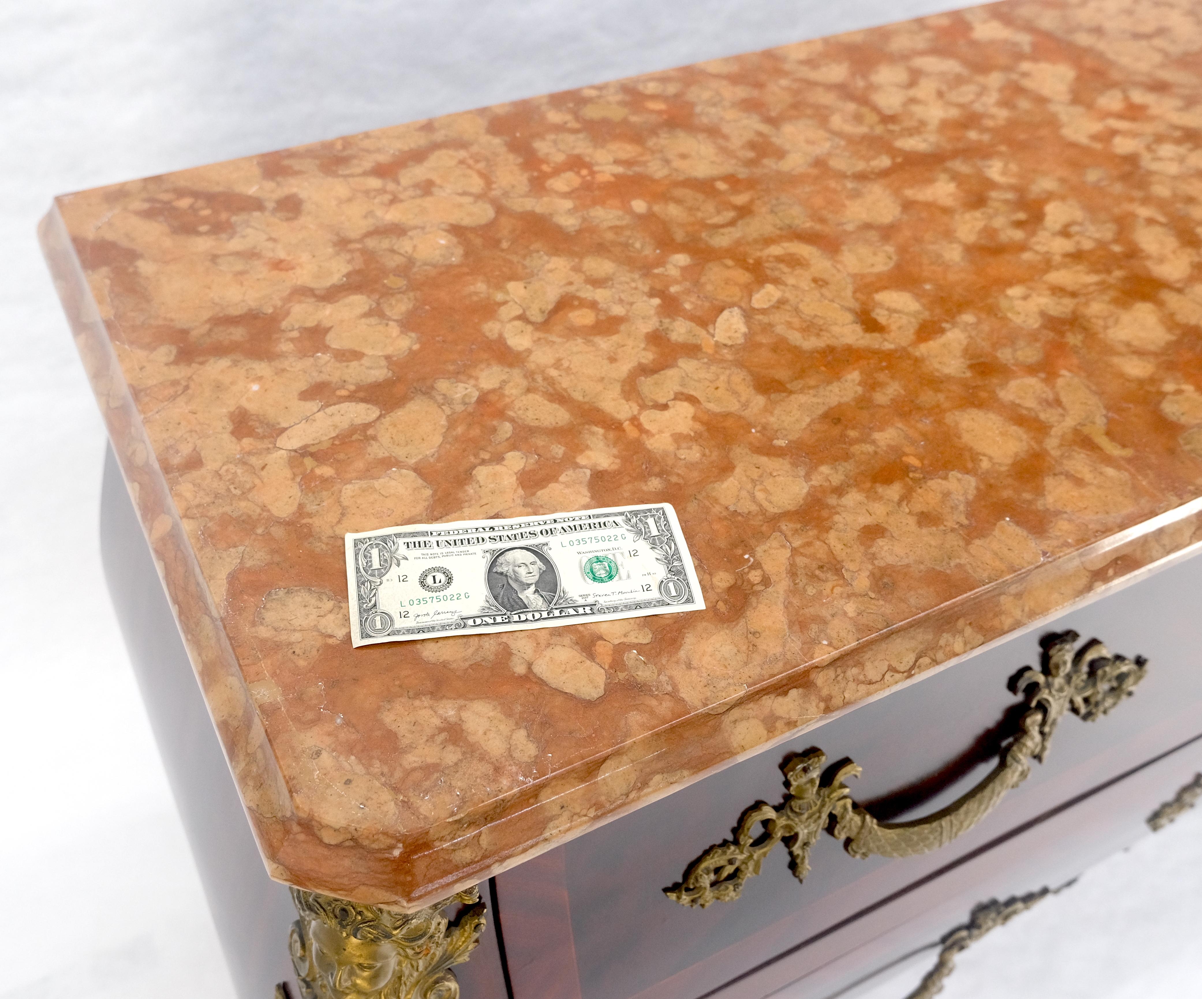 Comò Luigi XV in stile Bombe, con montatura in bronzo e piano in marmo rosso di mogano in vendita 10