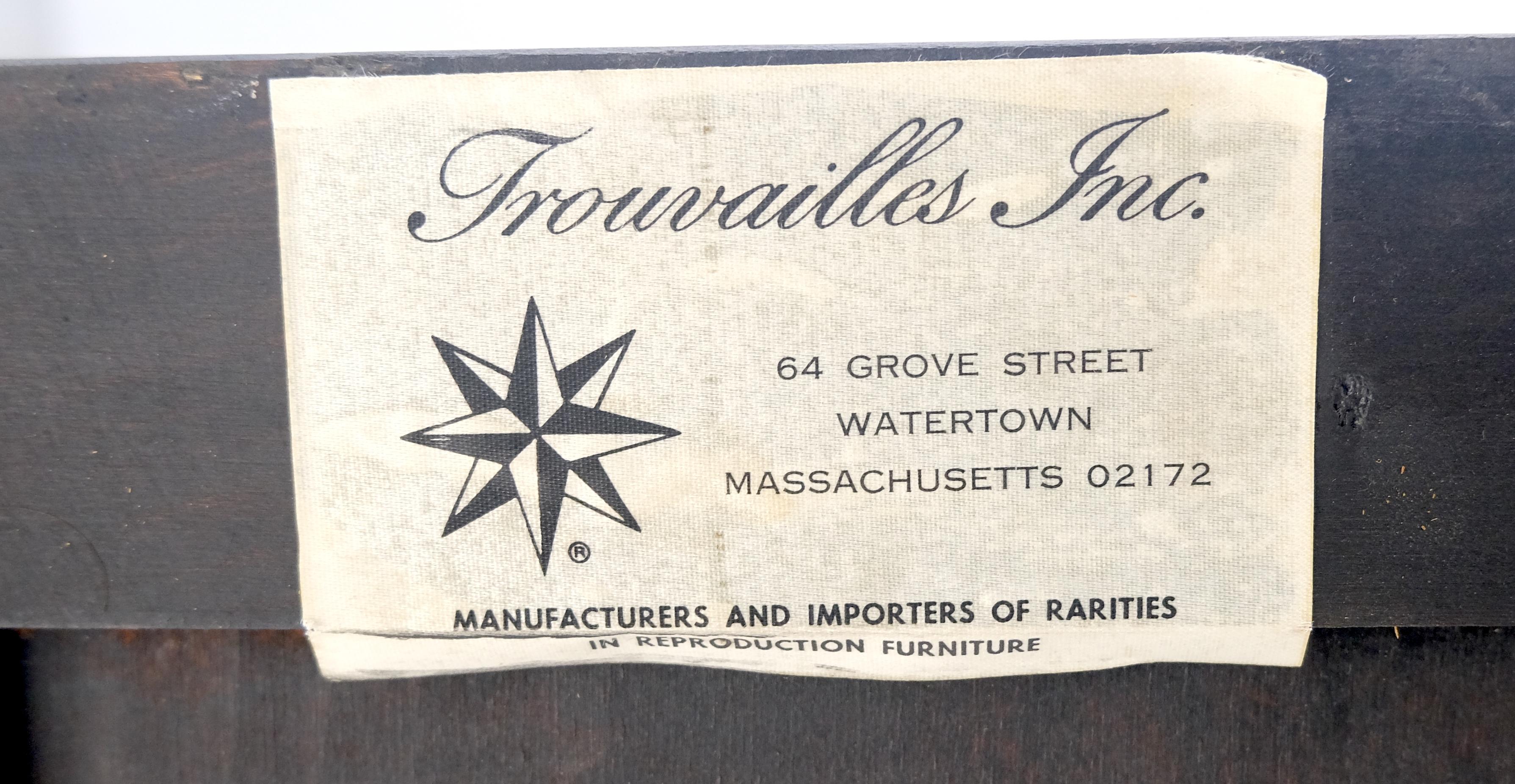 Comò Luigi XV in stile Bombe, con montatura in bronzo e piano in marmo rosso di mogano in vendita 11