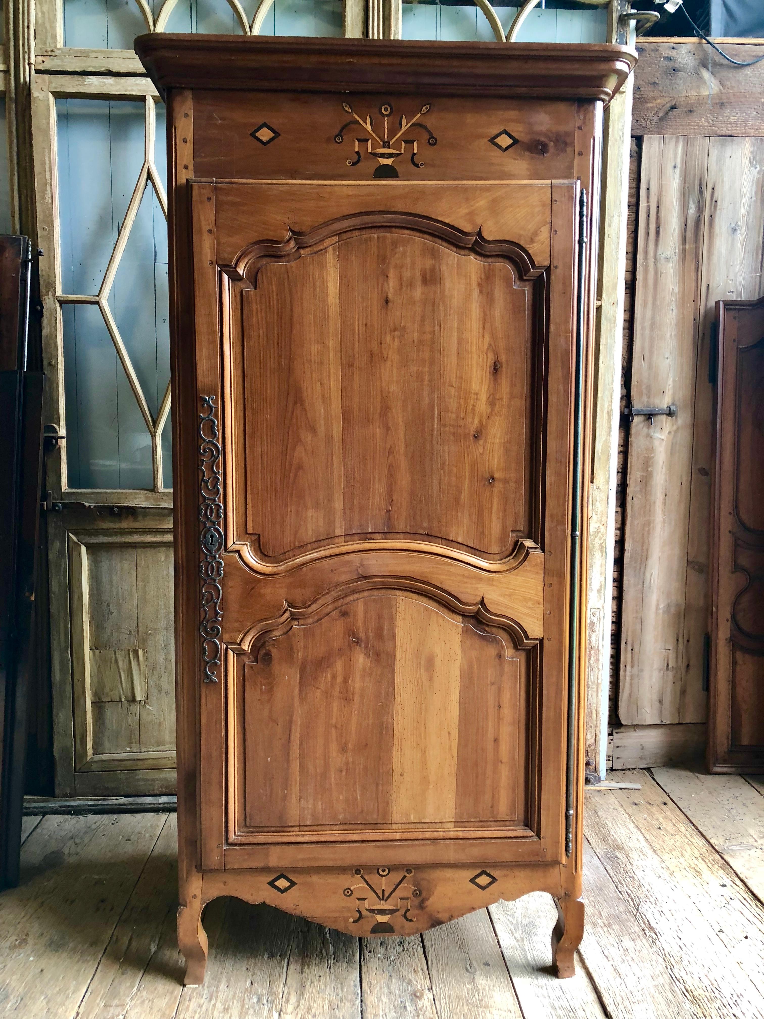 Louis XV Bonnetiere Armoire, 18th Century, French 7
