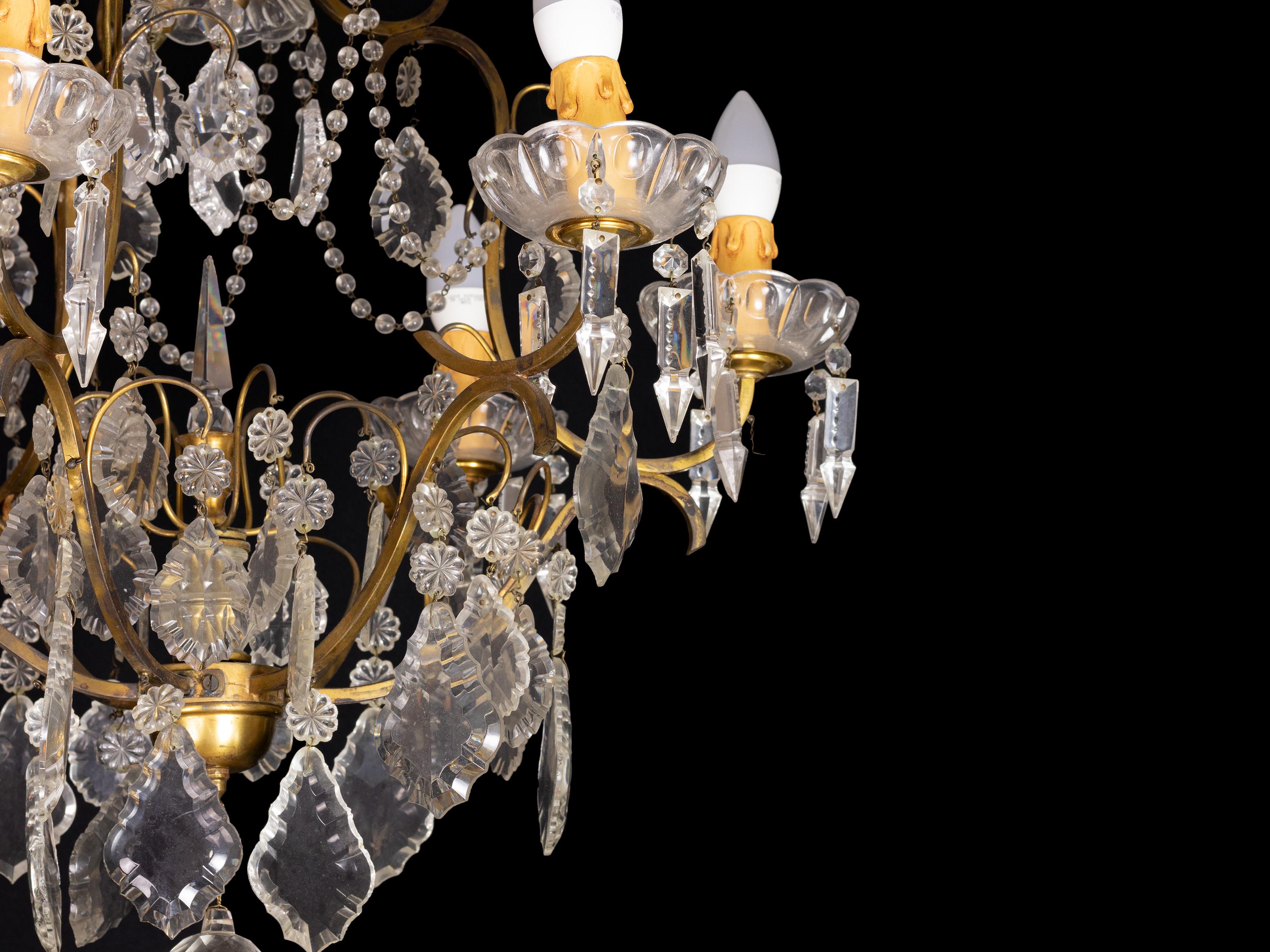 Lampadario di cristallo Luigi XV in bronzo, sei luci, 1800 in vendita 8