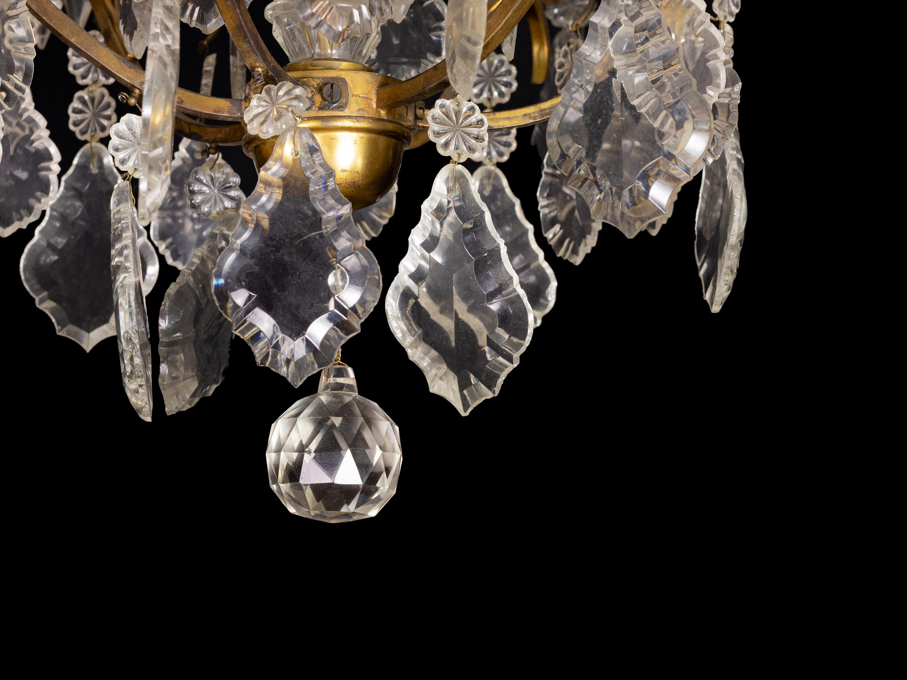 Lampadario di cristallo Luigi XV in bronzo, sei luci, 1800 in vendita 10