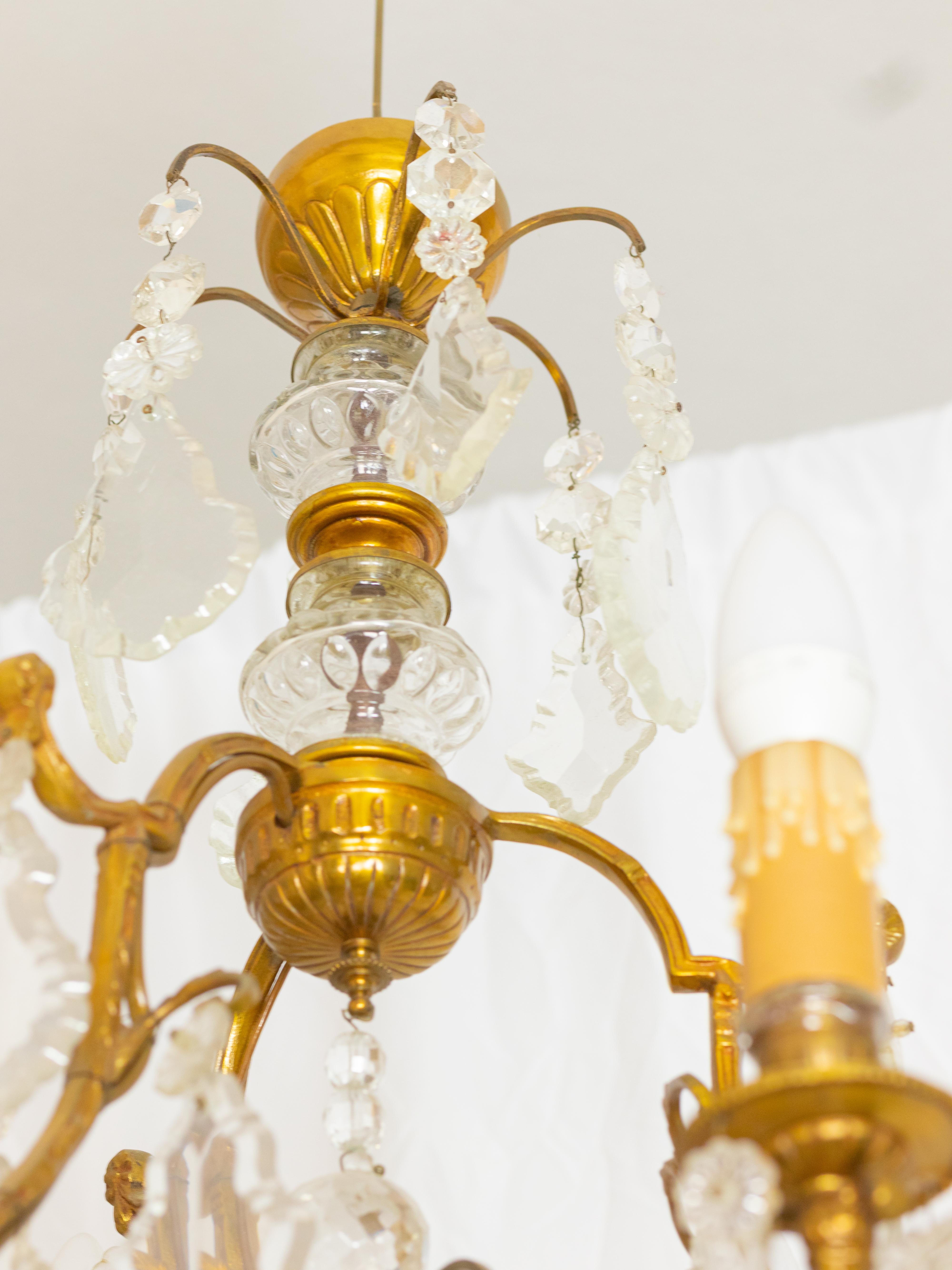 Lampadario di cristallo Luigi XV in bronzo, sei luci, XIX secolo in vendita 8