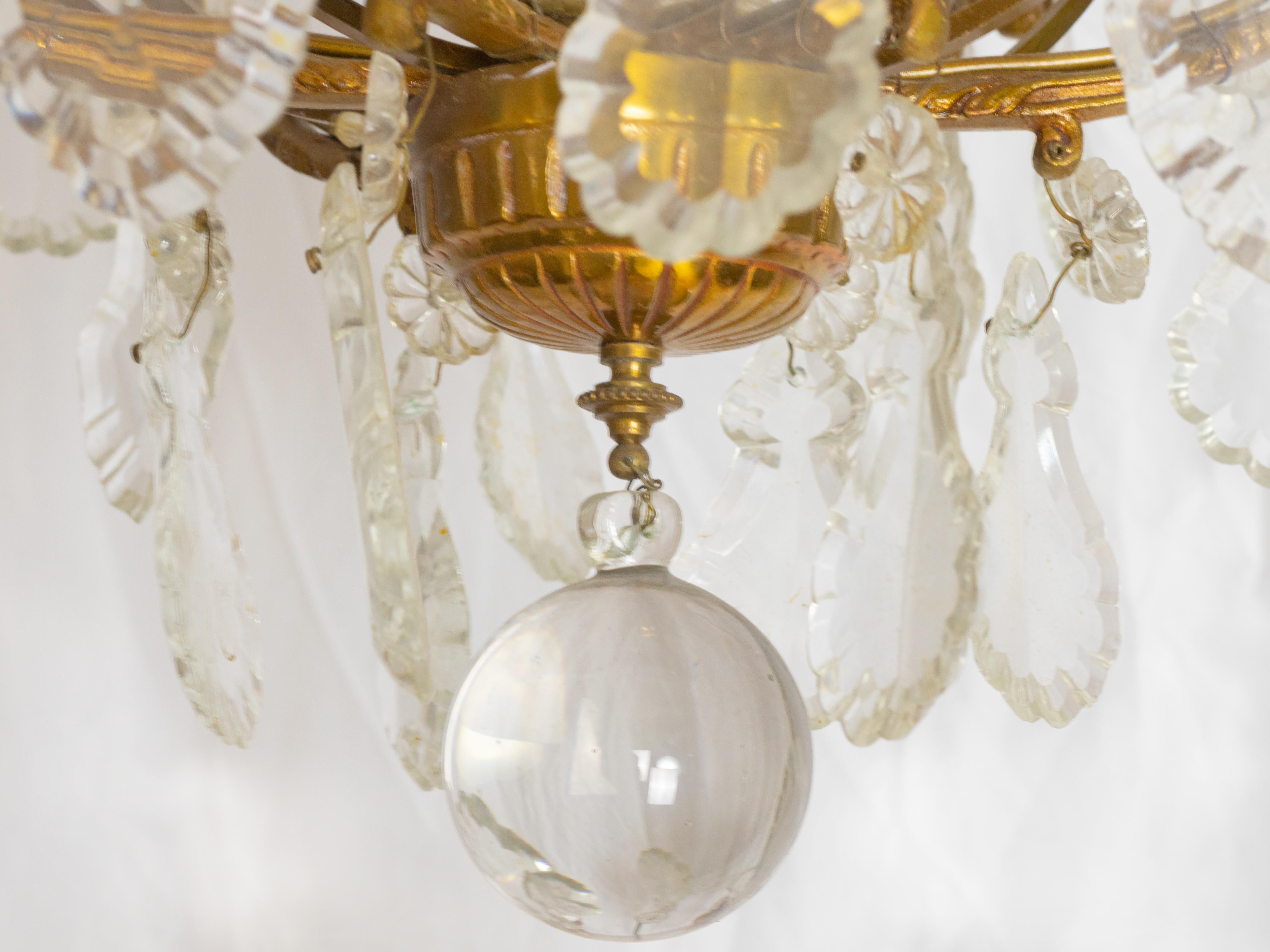 Lampadario di cristallo Luigi XV in bronzo, sei luci, XIX secolo in vendita 3